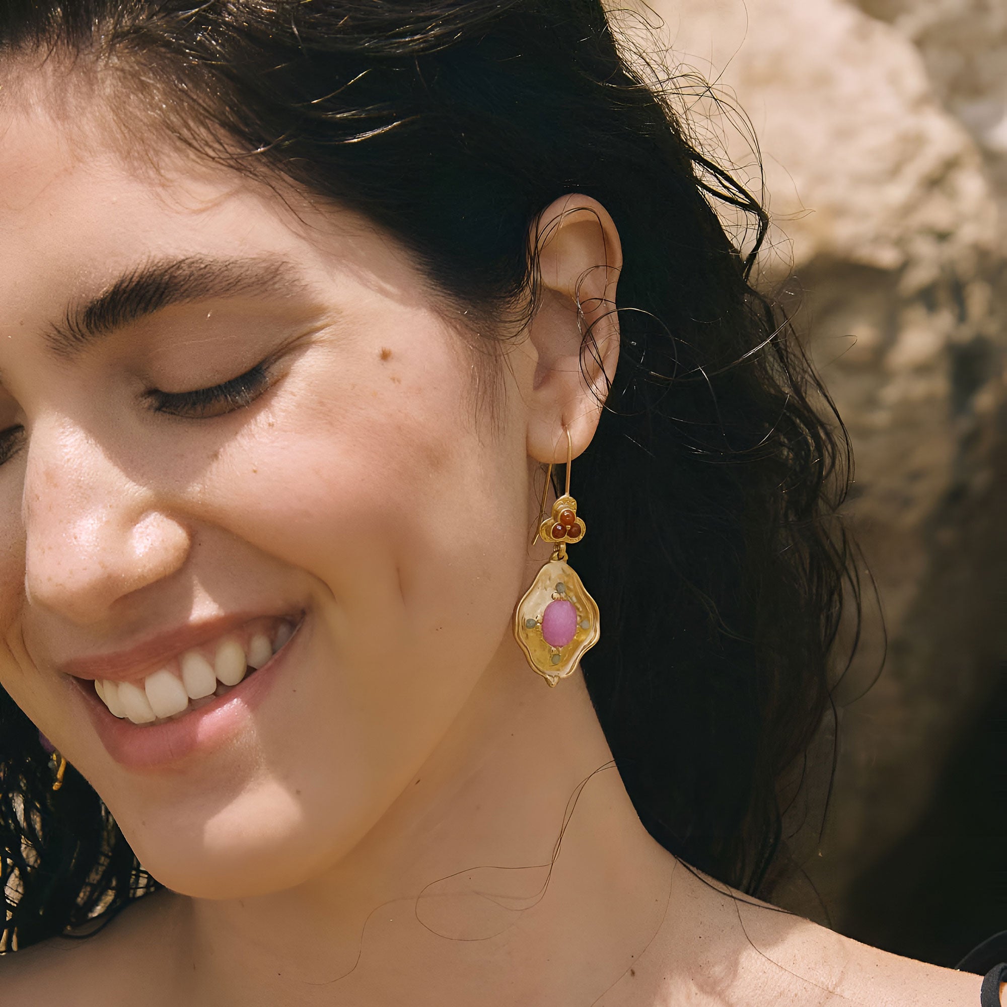 Alhaja Ohrringe Pitiusa Lila, vergoldet