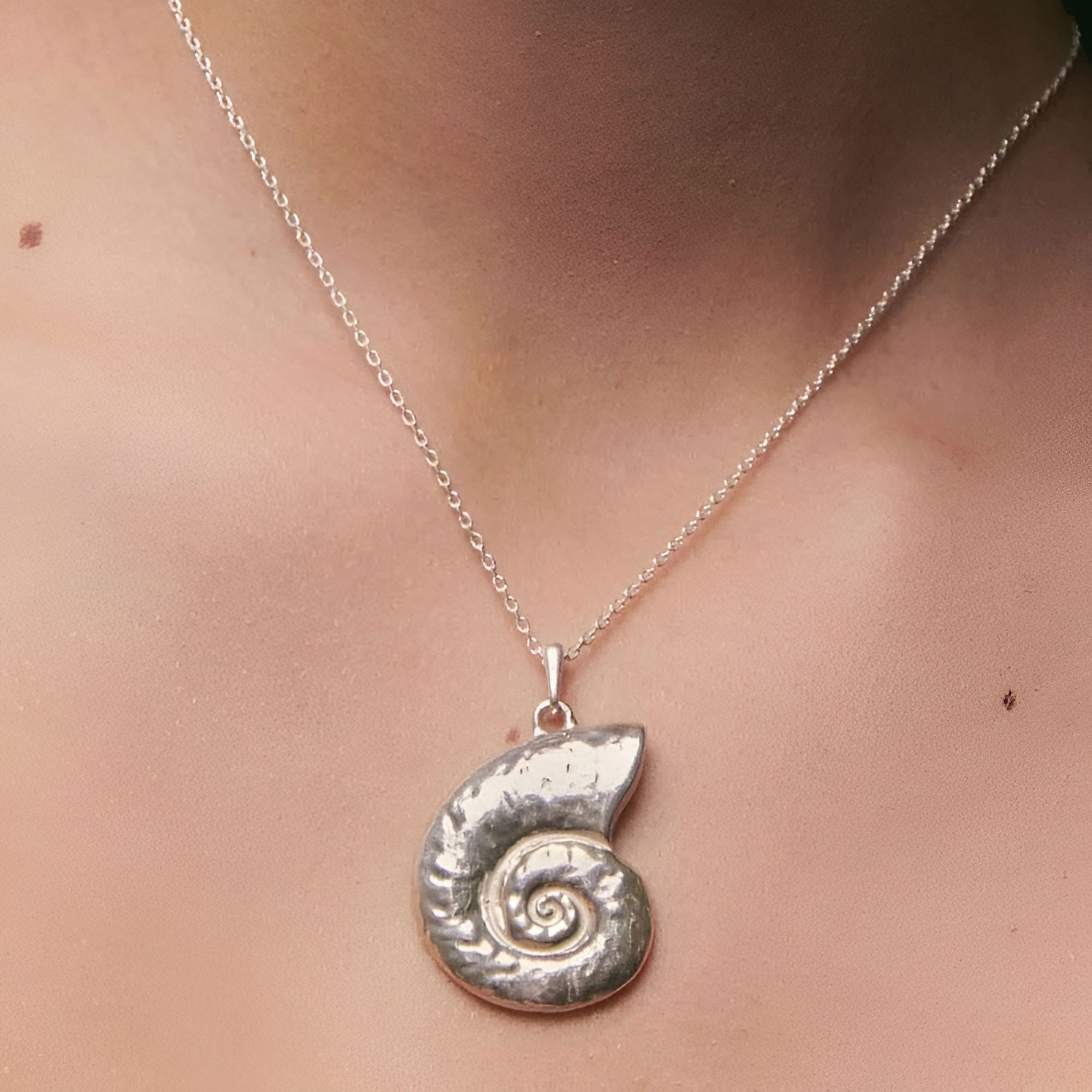 Alhaja Kette Caracola, Silber