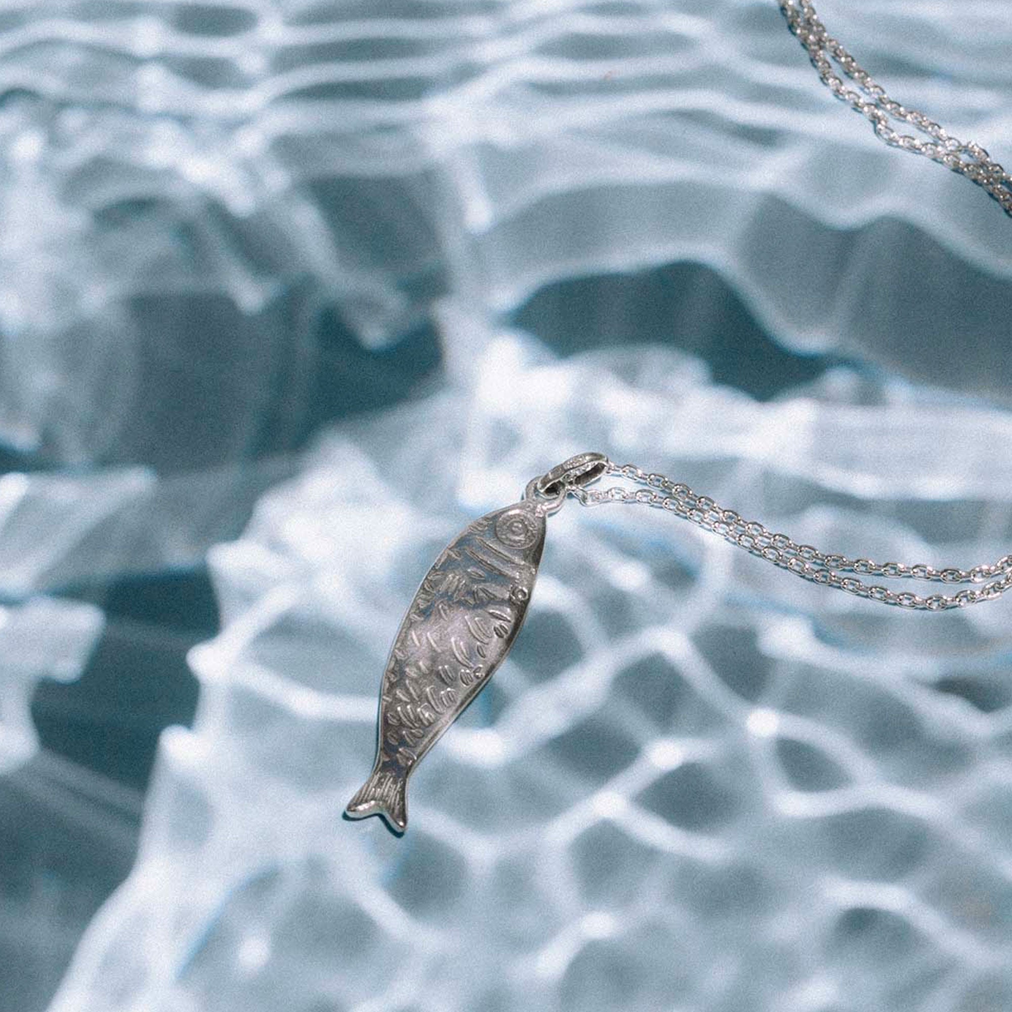 Alhaja Kette Sardinas, Silber