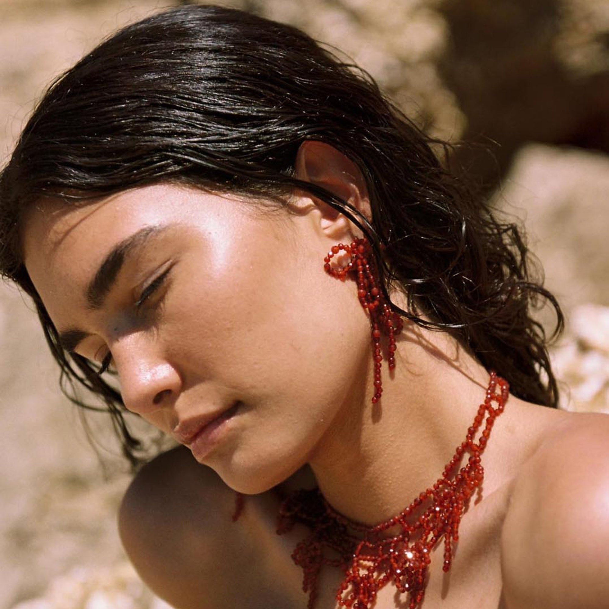 Alhaja Ohrringe Isis, rot, vergoldet