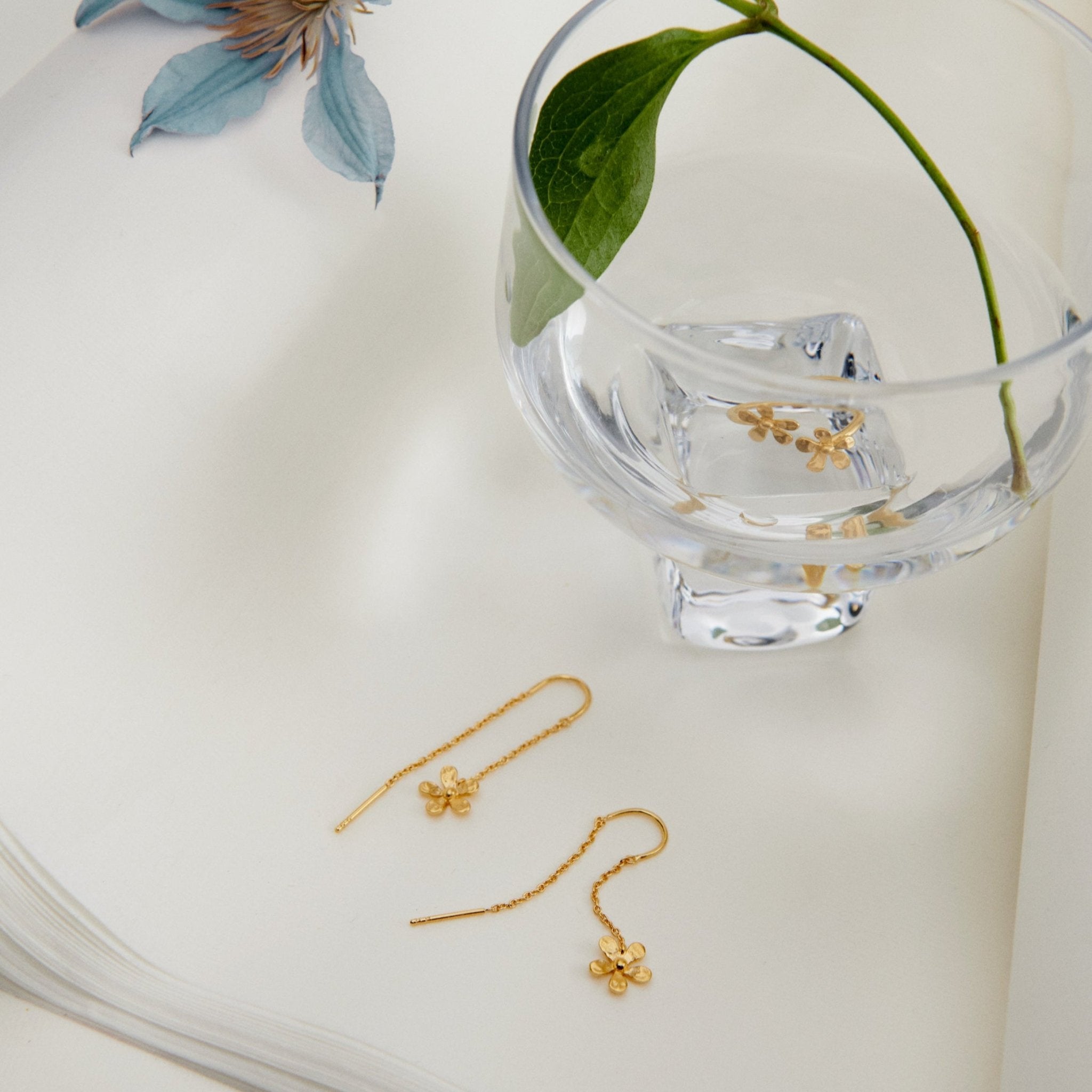 Pernille Corydon Ohrringe Wild Poppy Earchains, Silber