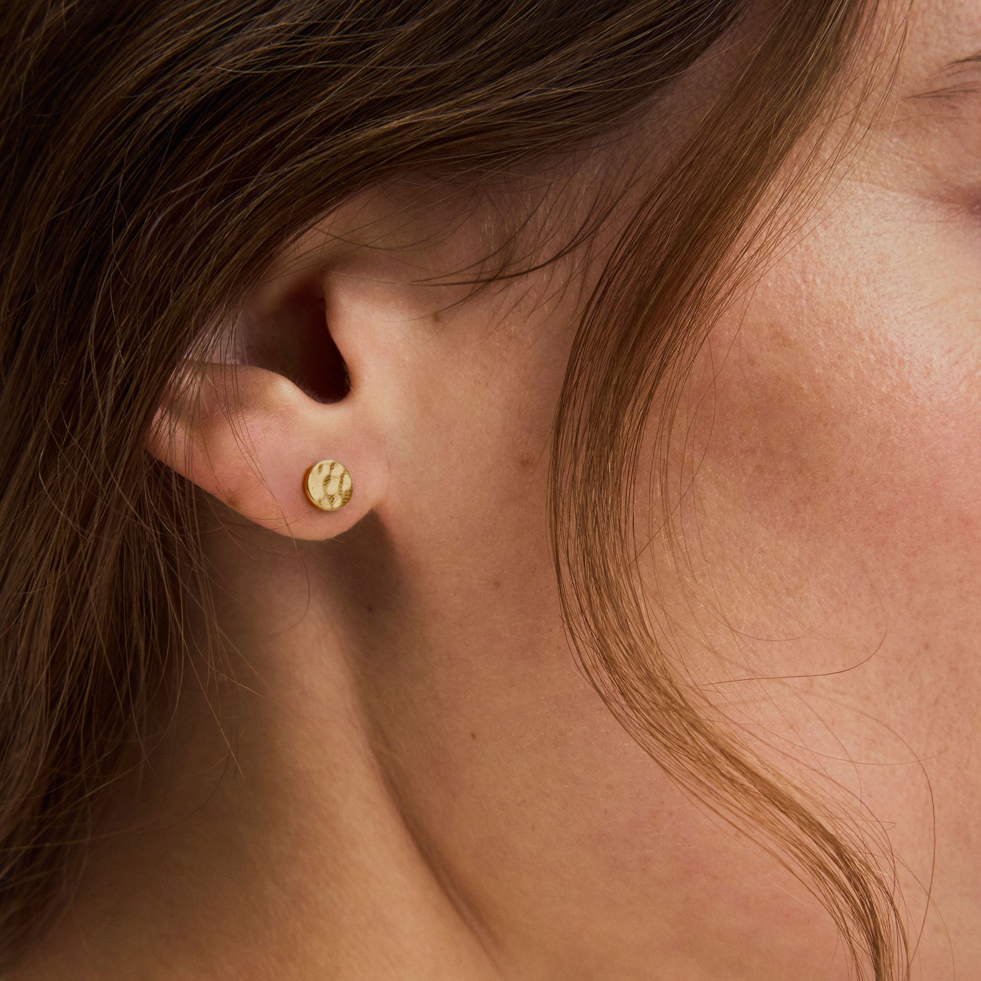 Pernille Corydon Ohrstecker Dot, vergoldet