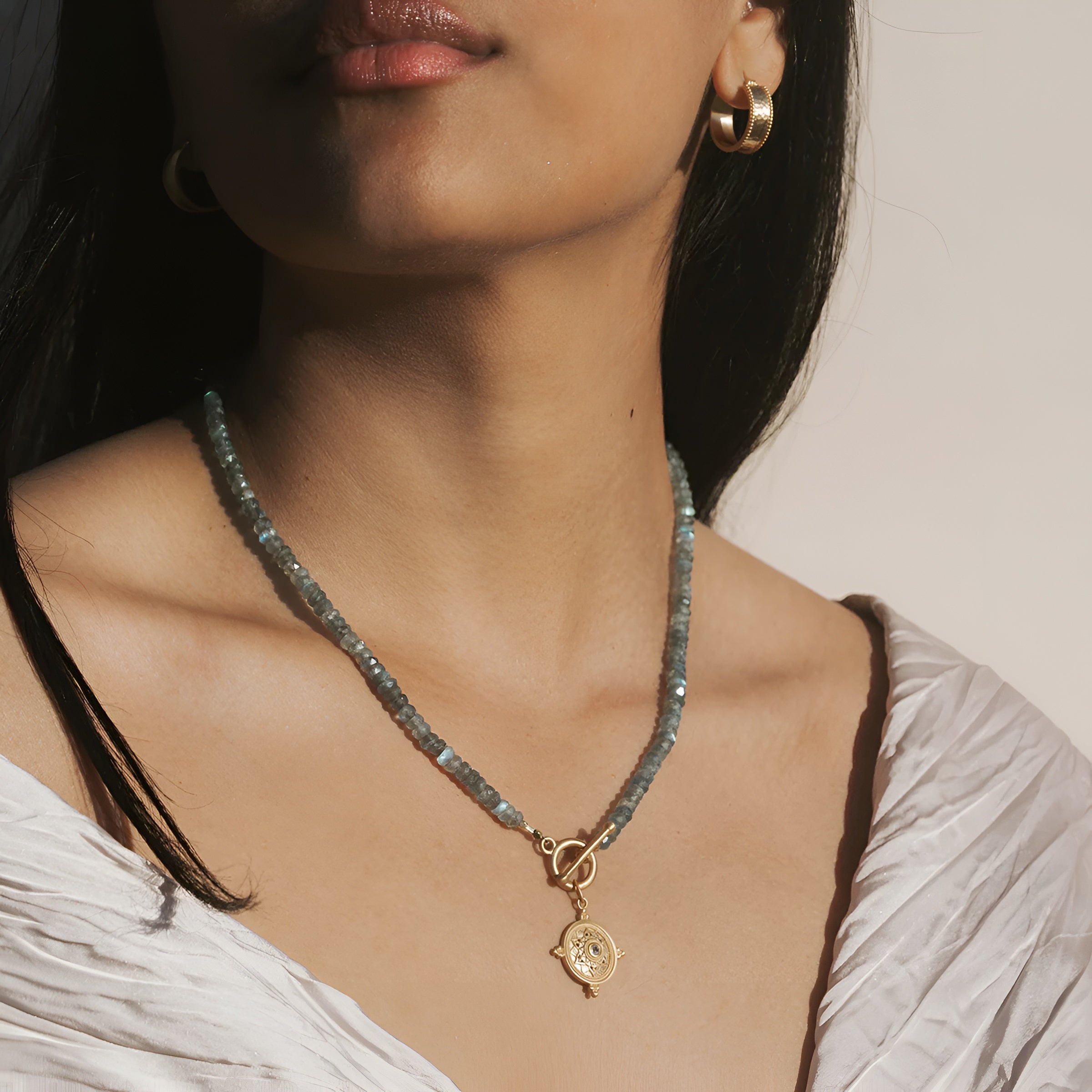 Satya Jewelry Kette Intuitive Path Labradorite Mandala Toggle, vergoldet