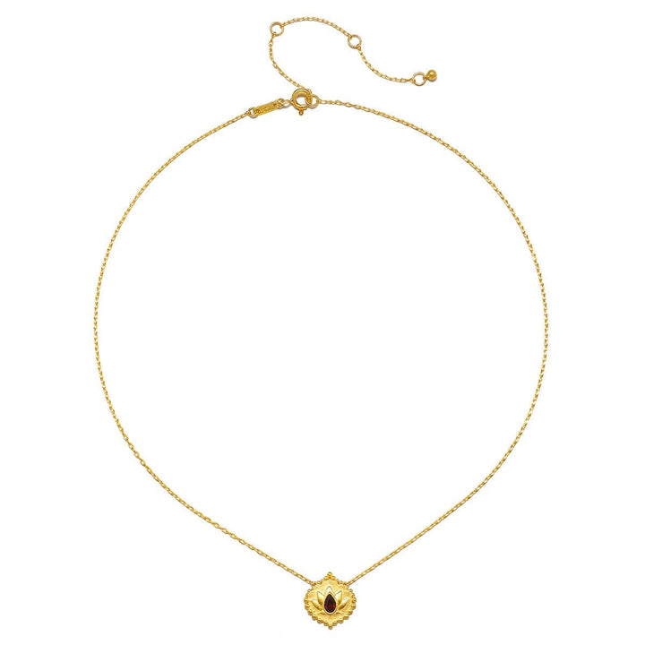 Satya Jewelry Kette Grounded in Strength Garnet Lotus, vergoldet