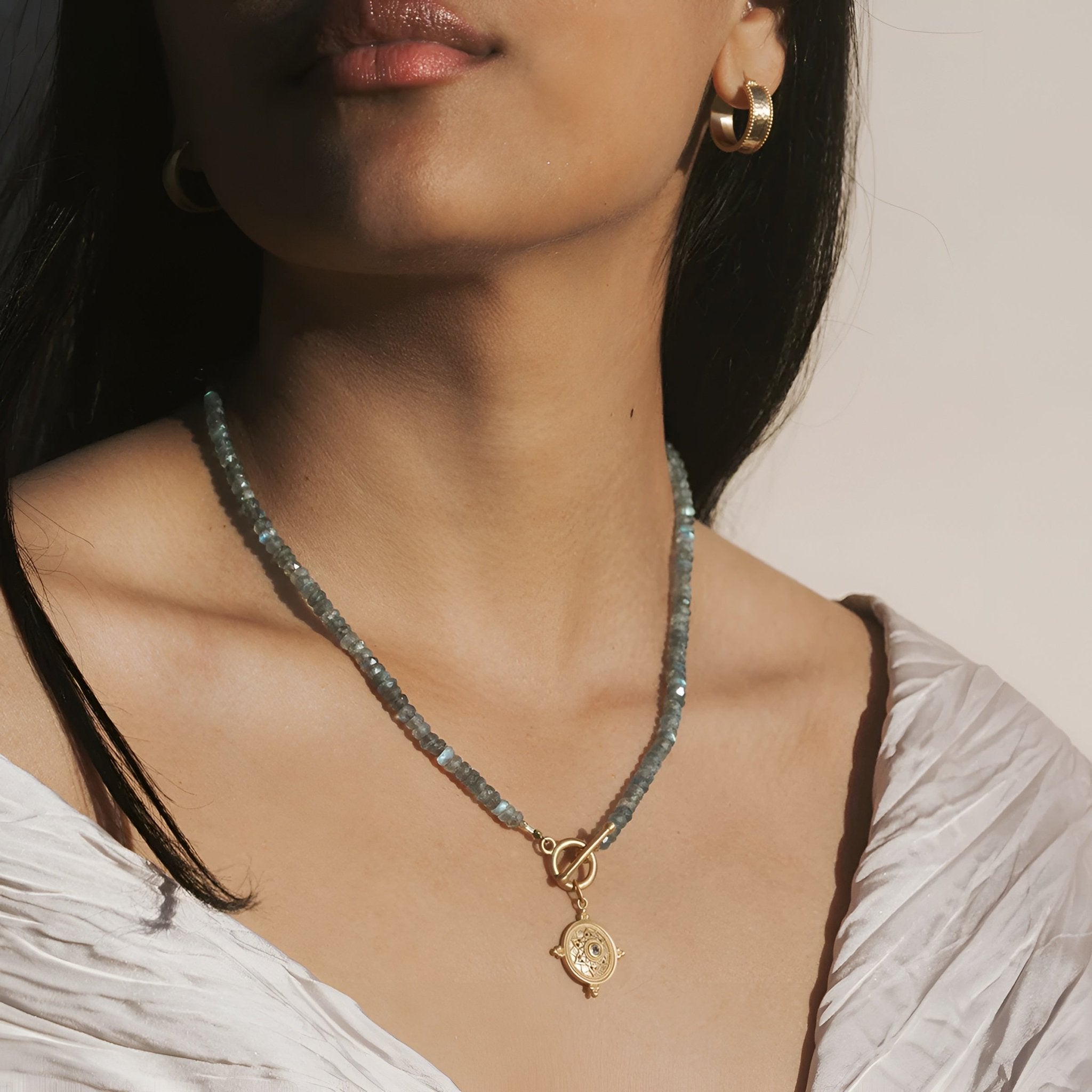 Satya Jewelry Kette Intuitive Path Labradorite Mandala Toggle, vergoldet