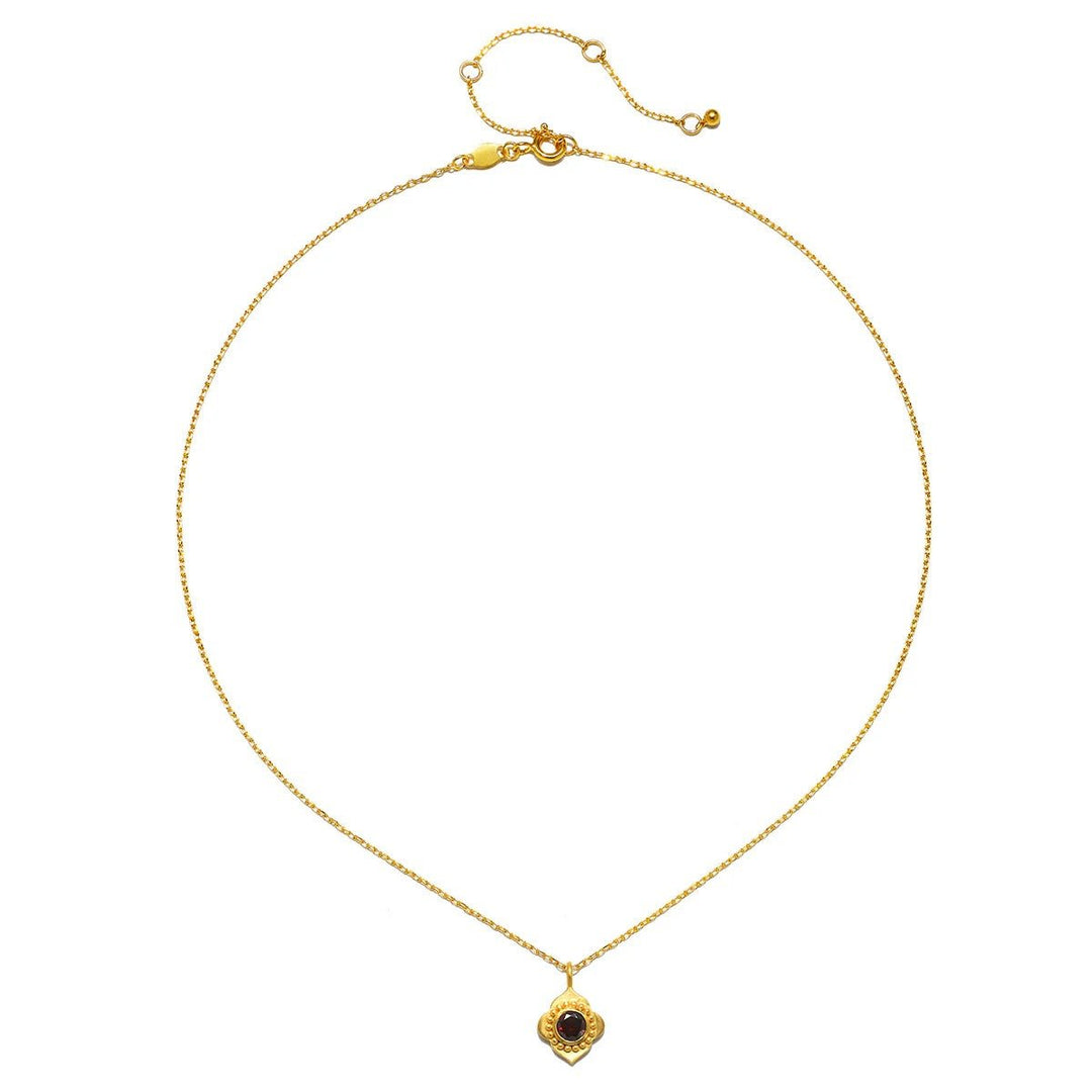 Satya Jewelry Kette Spiritual Strength Garnet Lotus, vergoldet