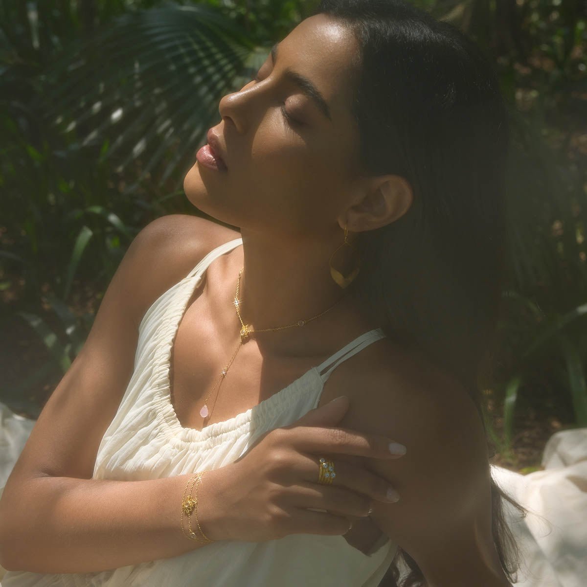 Satya Jewelry Kette Transformed by Love Lotus Lariat, vergoldet