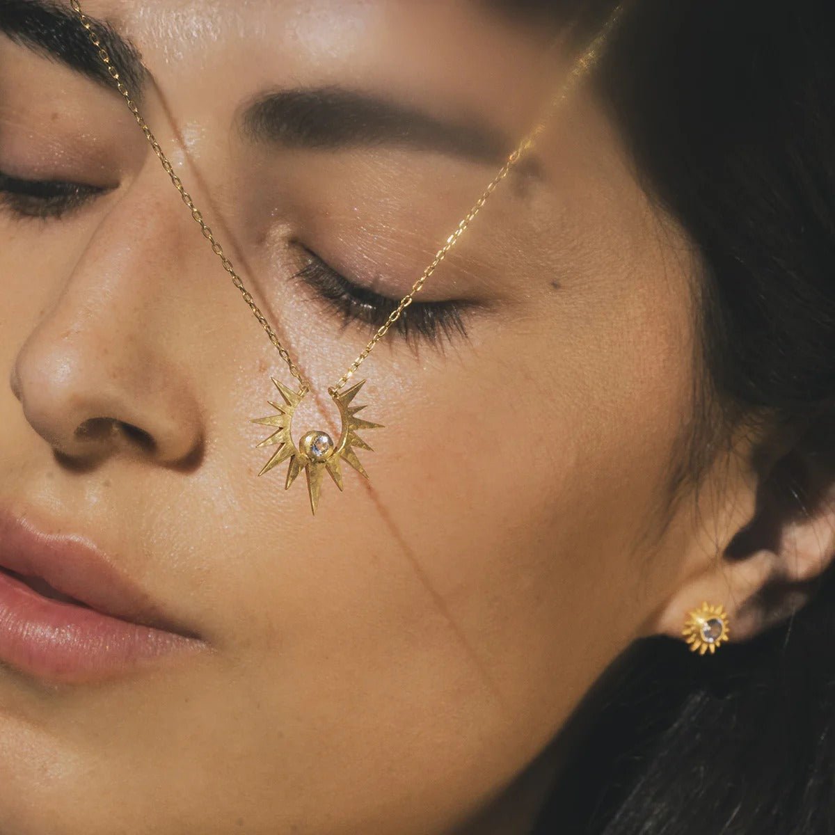 Satya Jewelry Kette Unveiling Dreams White Topaz Starburst, vergoldet