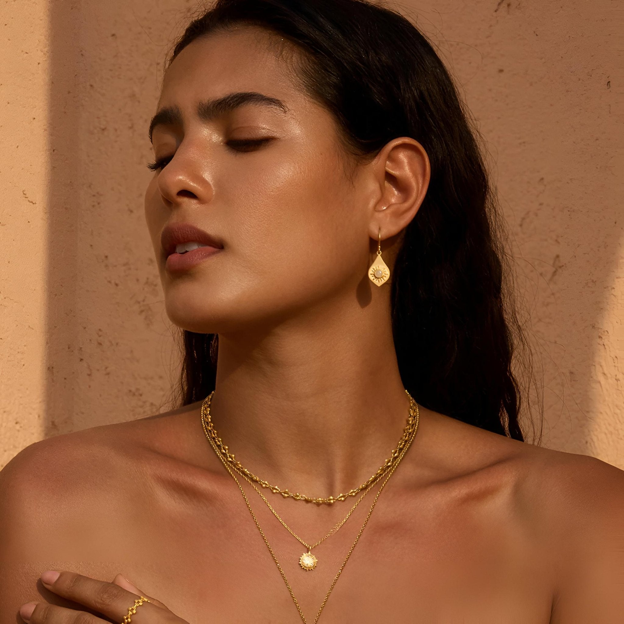Satya Jewelry Ohrringe Dawn of Possibilities Opal Sun, vergoldet