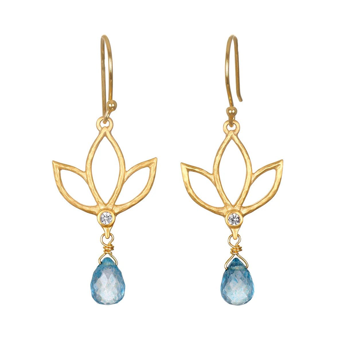 Satya Jewelry Ohrringe Ignite Renewal Blue Topaz Lotus Drop, vergoldet