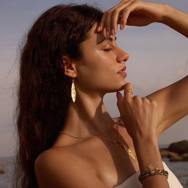 Satya Jewelry Ohrringe Spiritual Messenger Feather, vergoldet