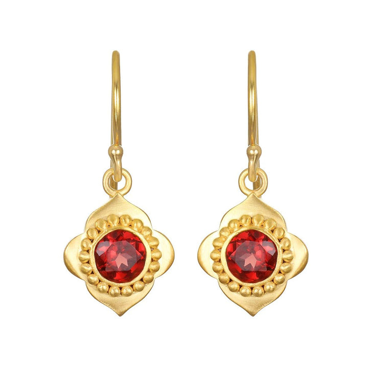 Satya Jewelry Ohrringe Strong Heart Garnet Drop, vergoldet
