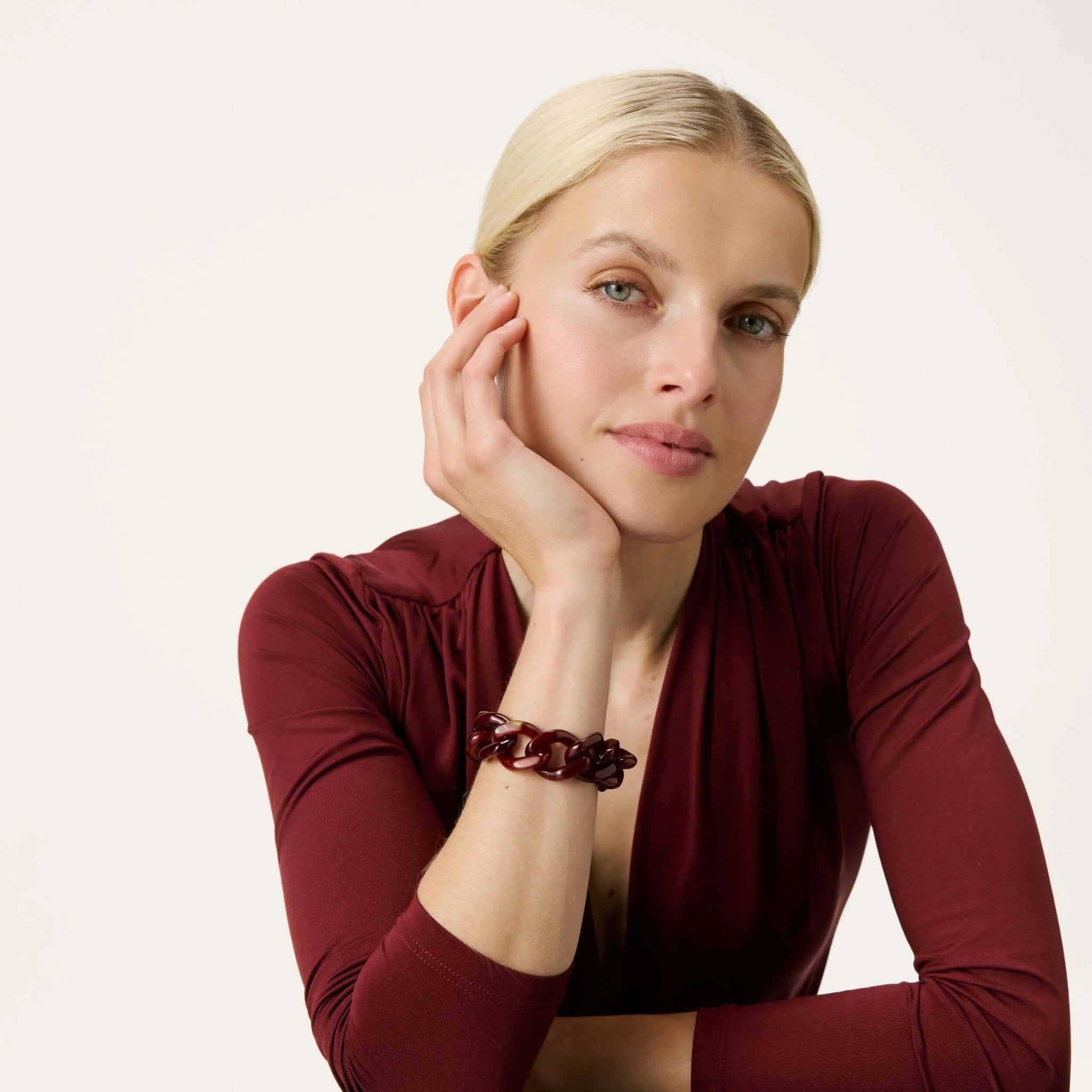 Vanessa Baroni Armband Flat Chain, bordeaux marble, vergoldet