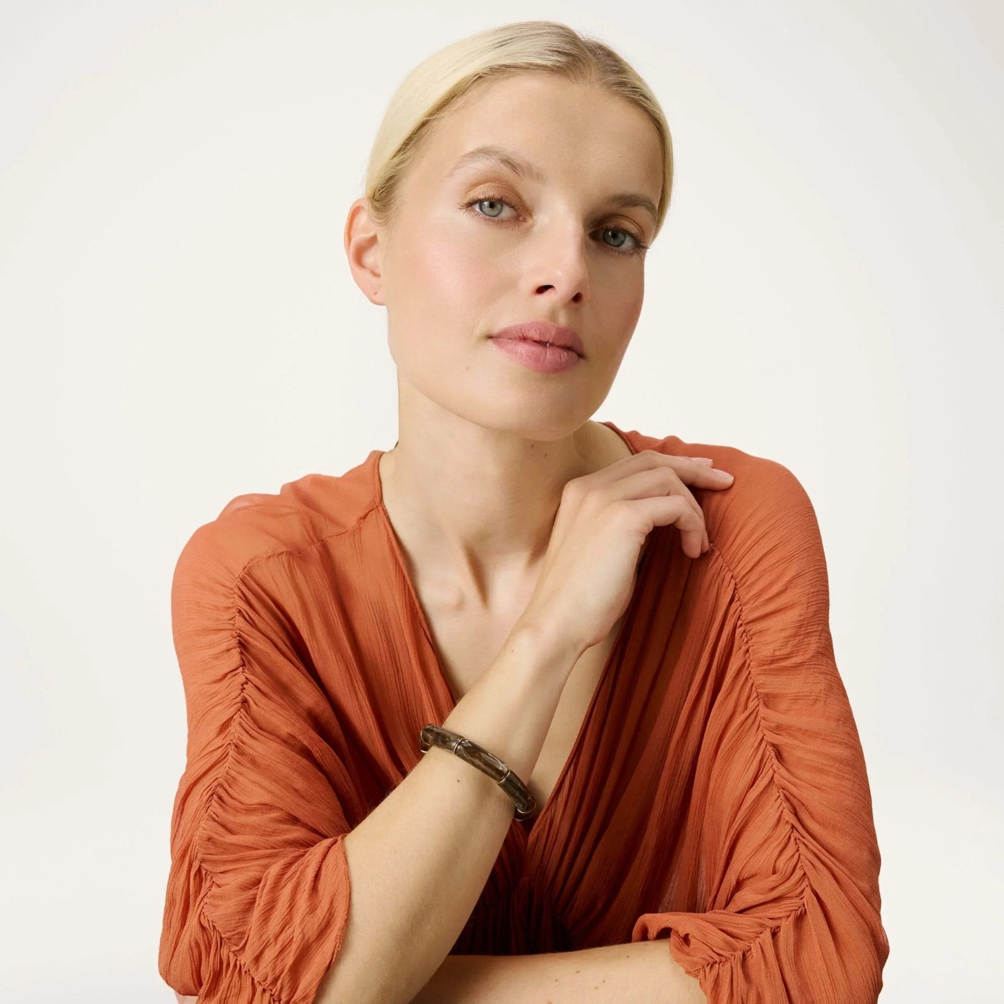 Vanessa Baroni Armband Flex, dark brown marble, vergoldet