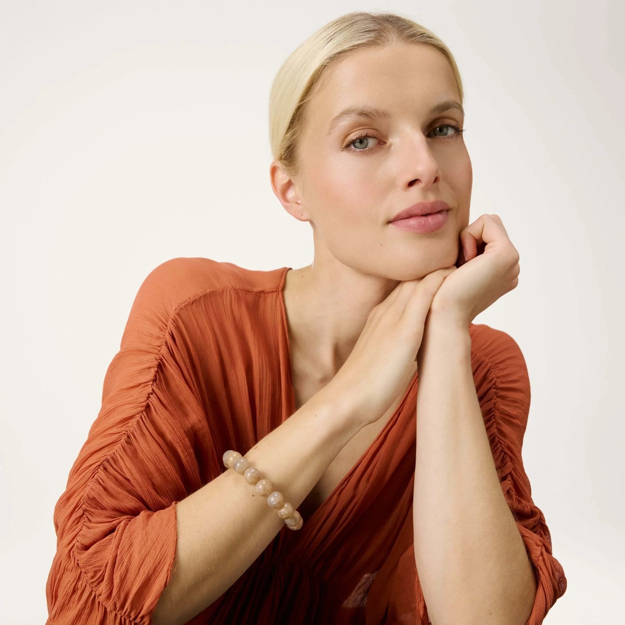 Vanessa Baroni Armband Mini Beads Flex, biancone marble, vergoldet