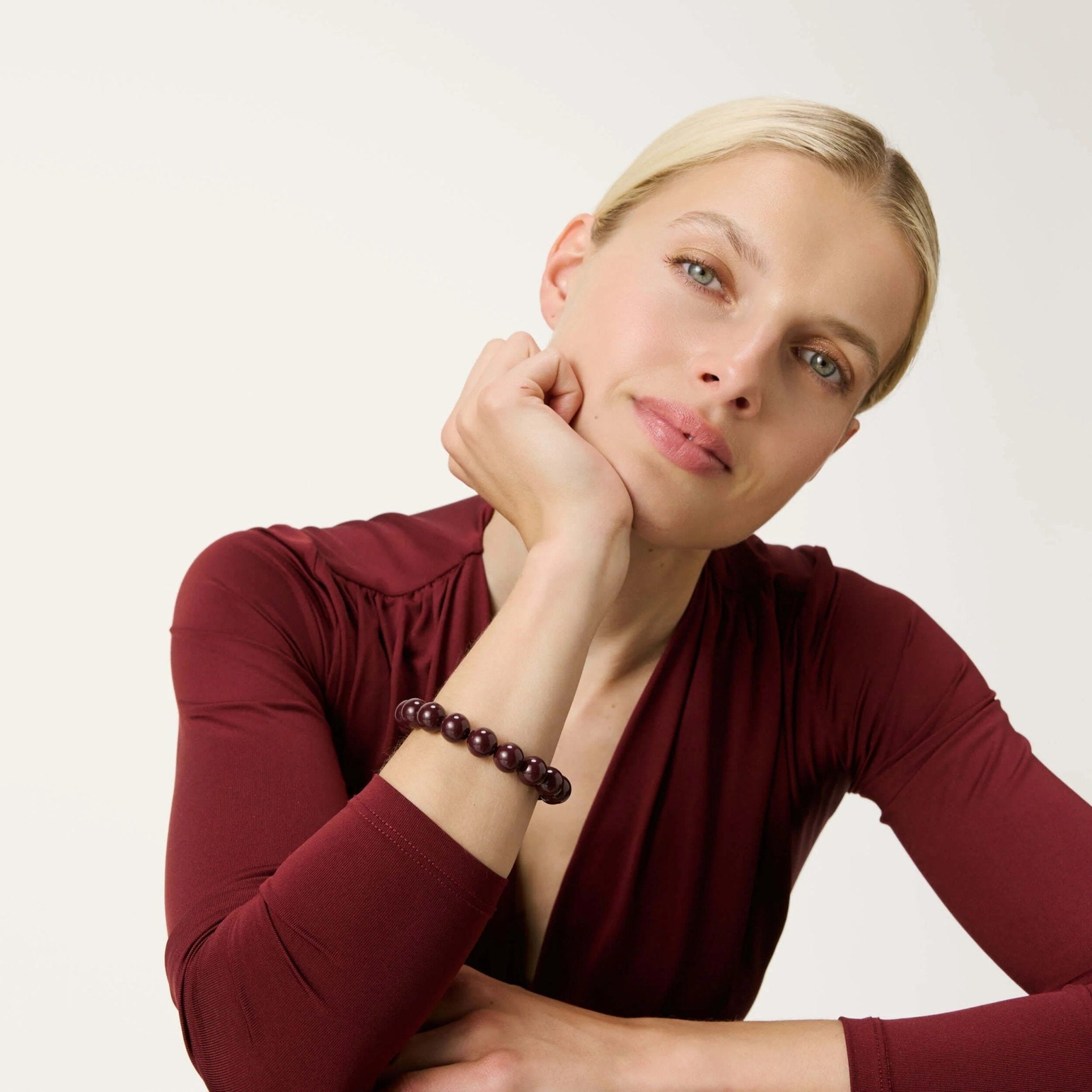 Vanessa Baroni Armband Mini Beads Flex, bordeaux marble, vergoldet