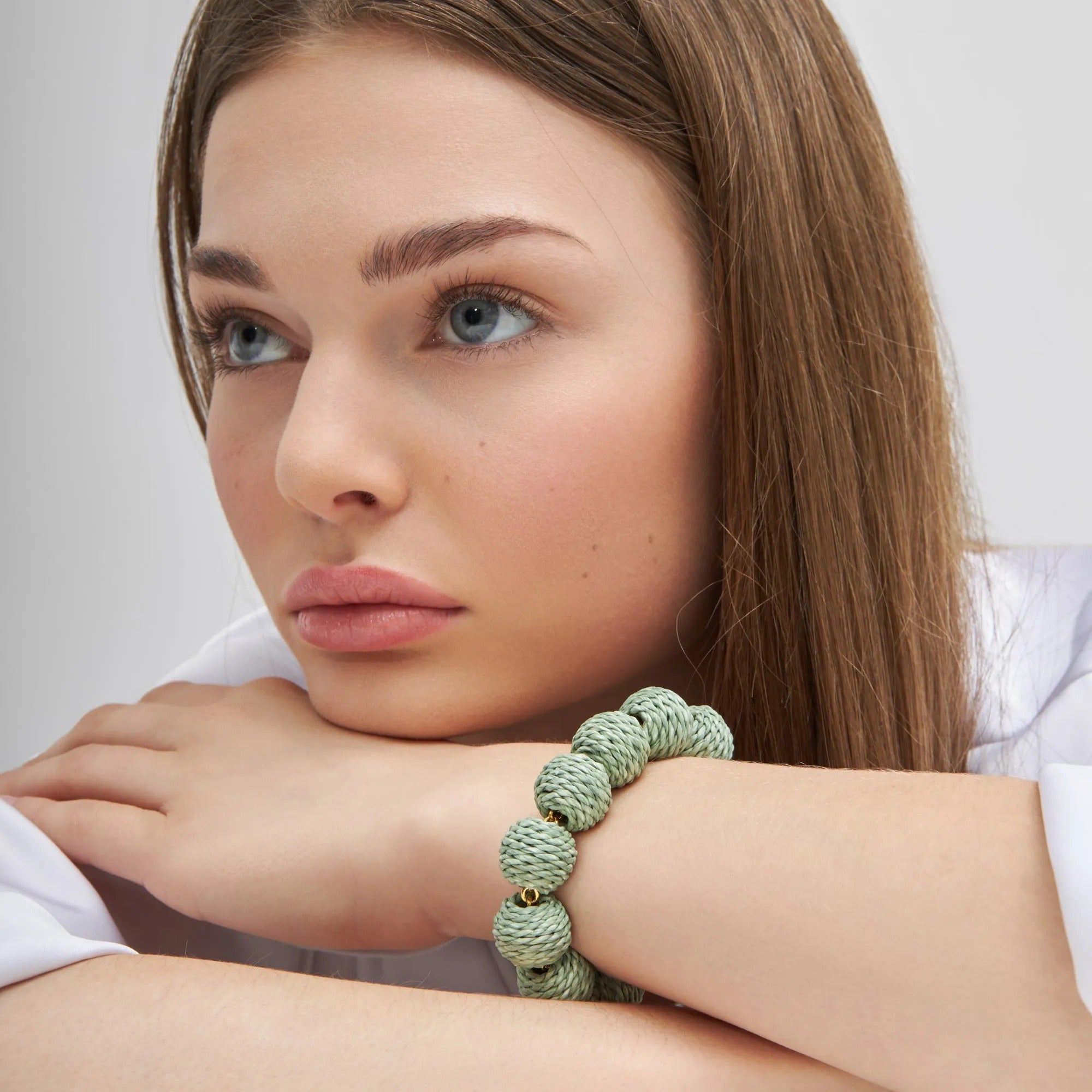 Vanessa Baroni Armband Raffia Small Beads, pistachio, vergoldet