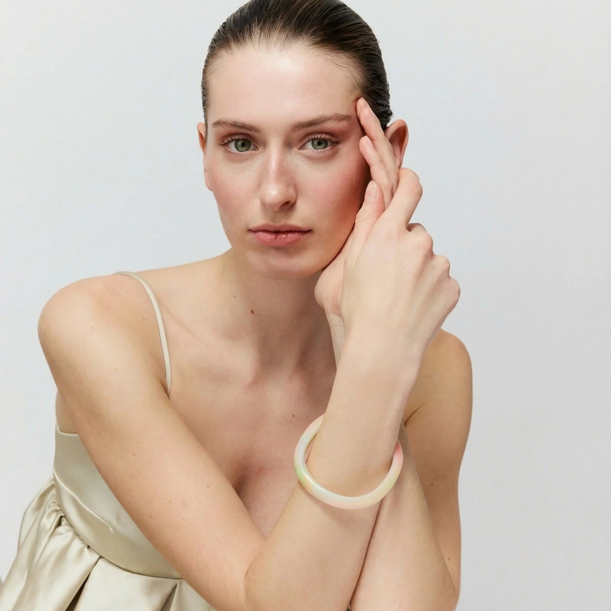 Vanessa Baroni Armreif Soft Edge, neon rainbow