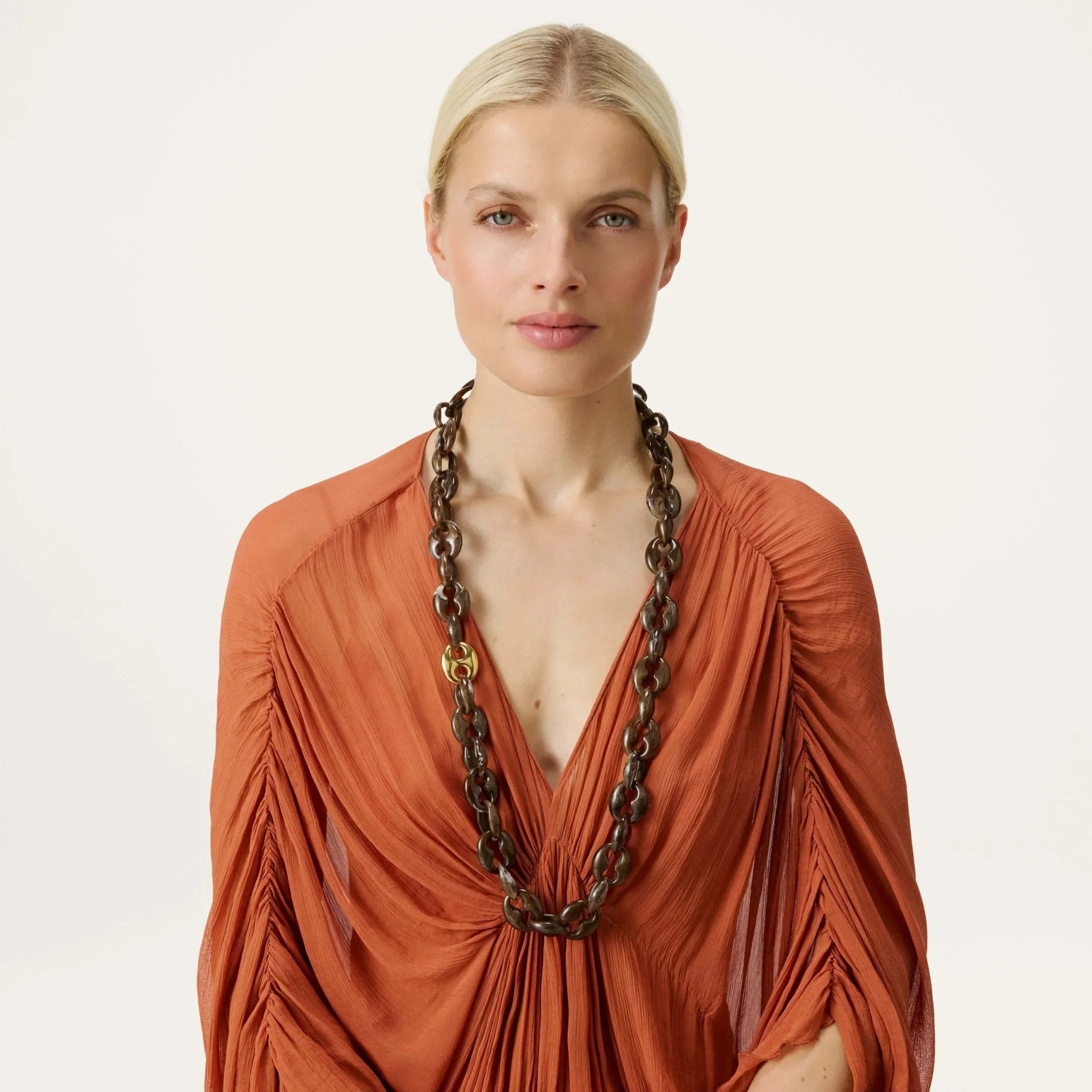 Vanessa Baroni Kette Small Turtle Necklace Long, dark brown marble, vergoldet