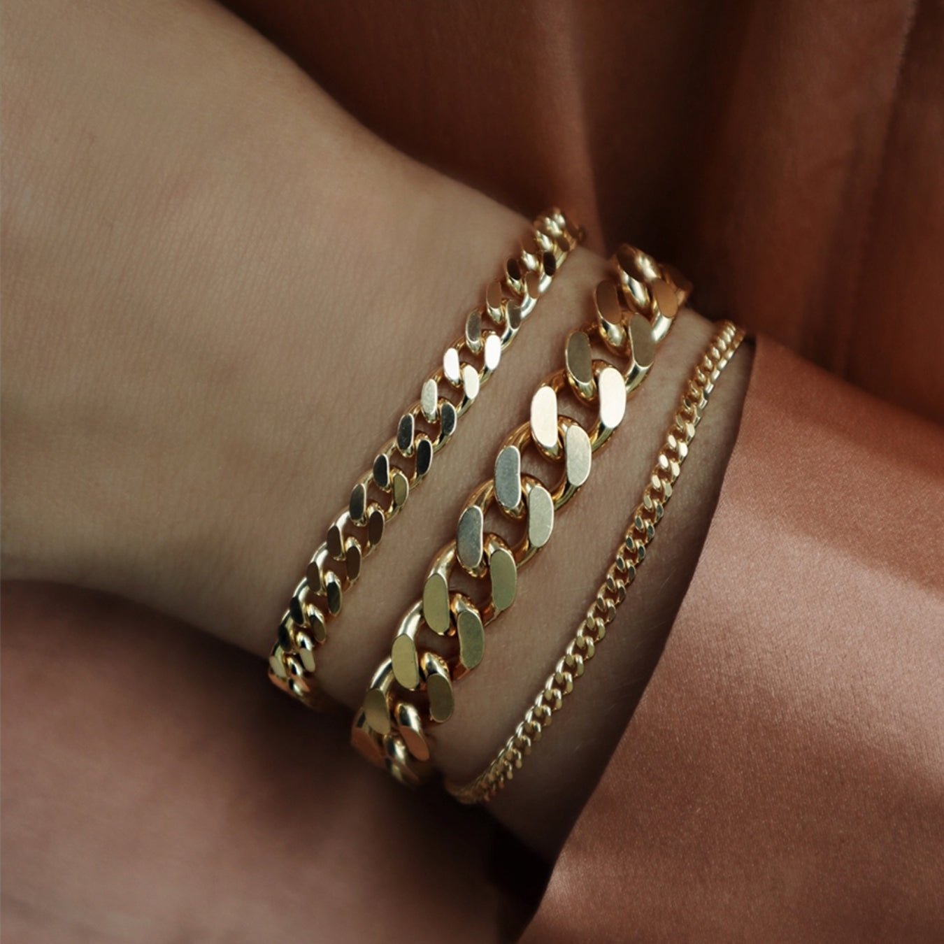 Jeberg Jewellery Armband Saga 3 mm Panzer, vergoldet