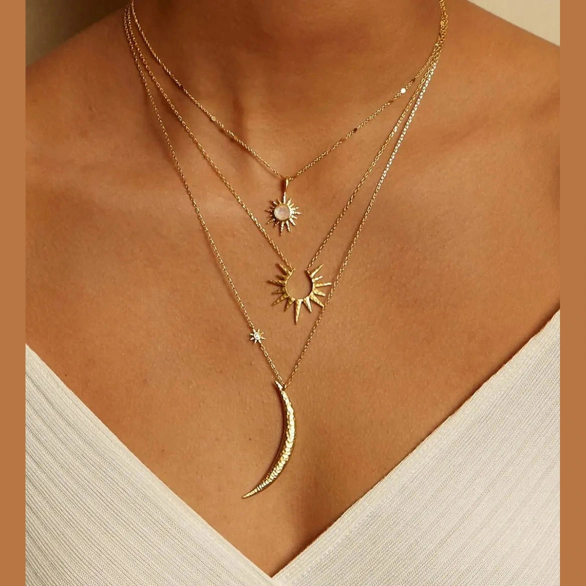 Satya Jewelry Kette North Star Moonstone Starburst, vergoldet