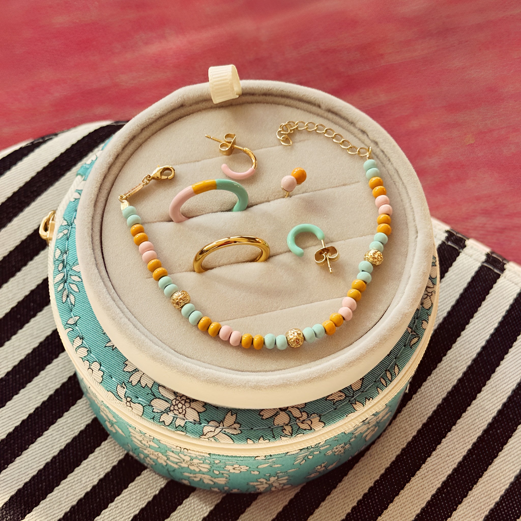 Lulu Copenhagen Ring Color, vergoldet
