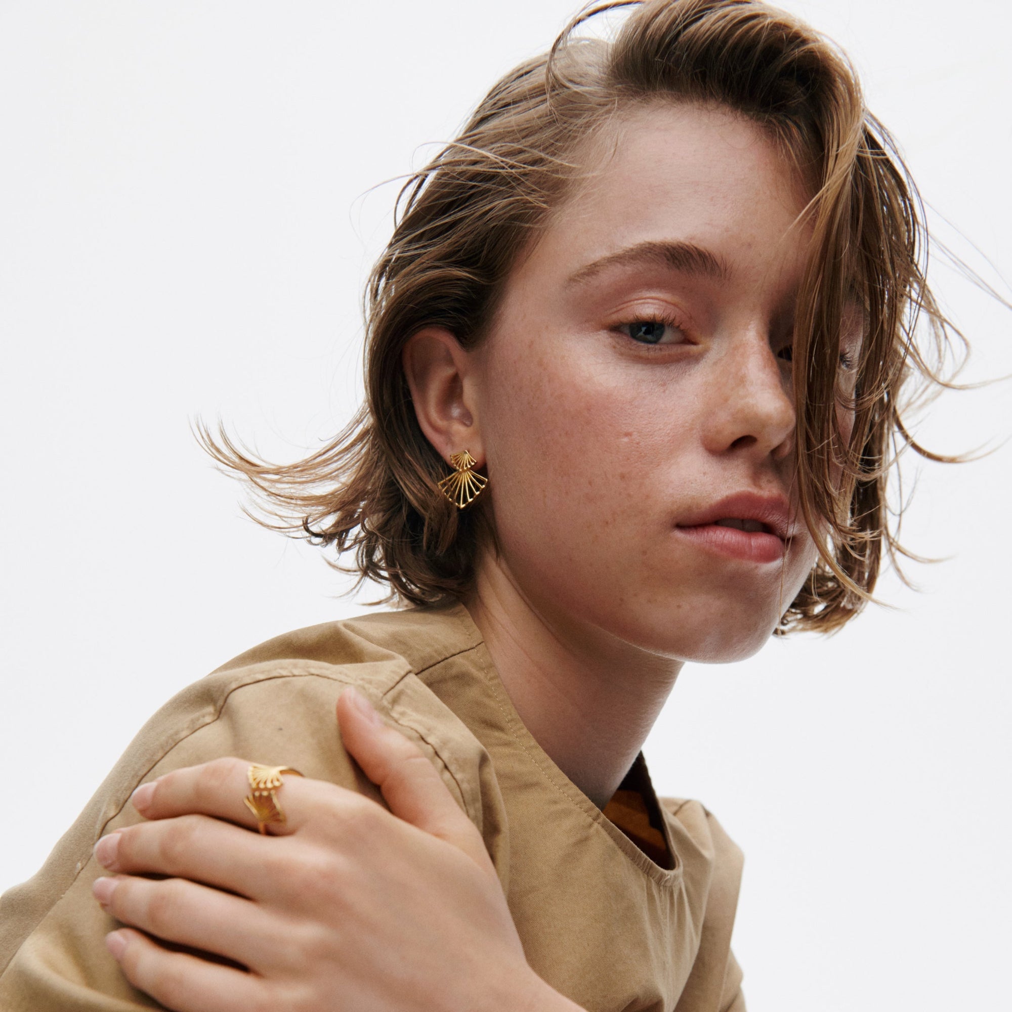 Pernille Corydon Ohrringe Dancing Ballerina, vergoldet