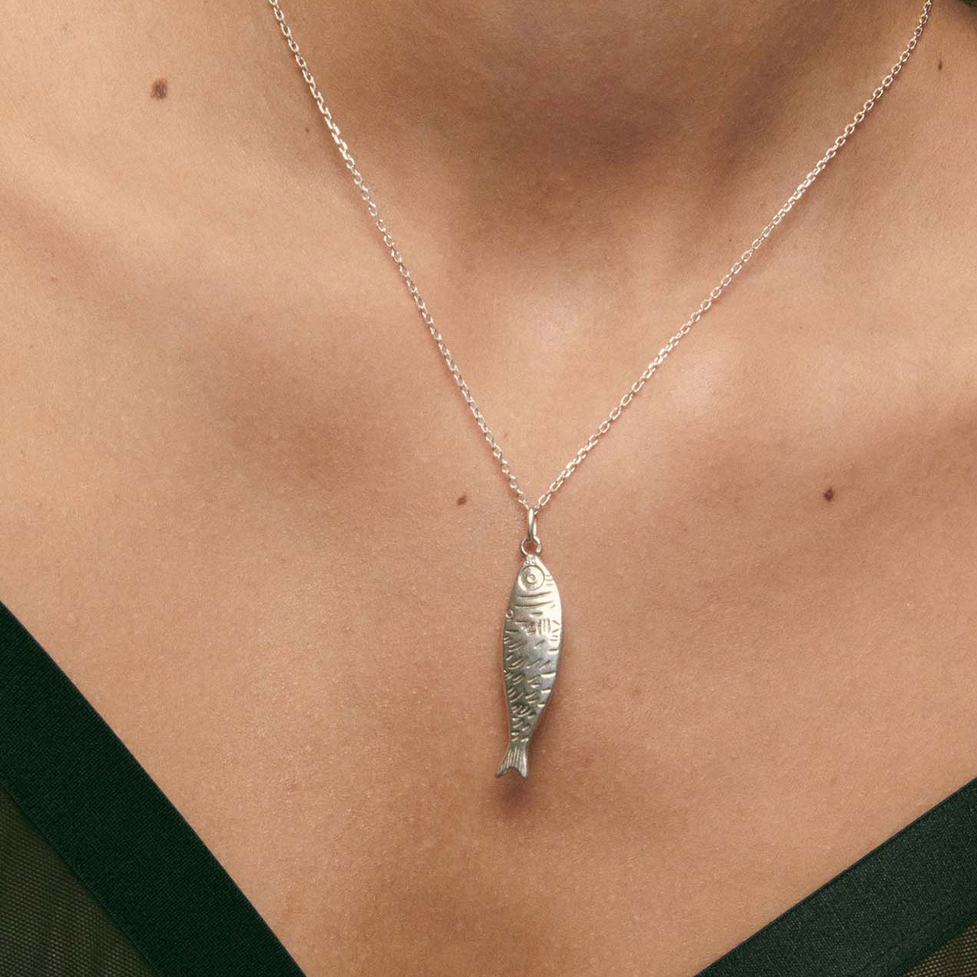 Alhaja Kette Sardinas, Silber