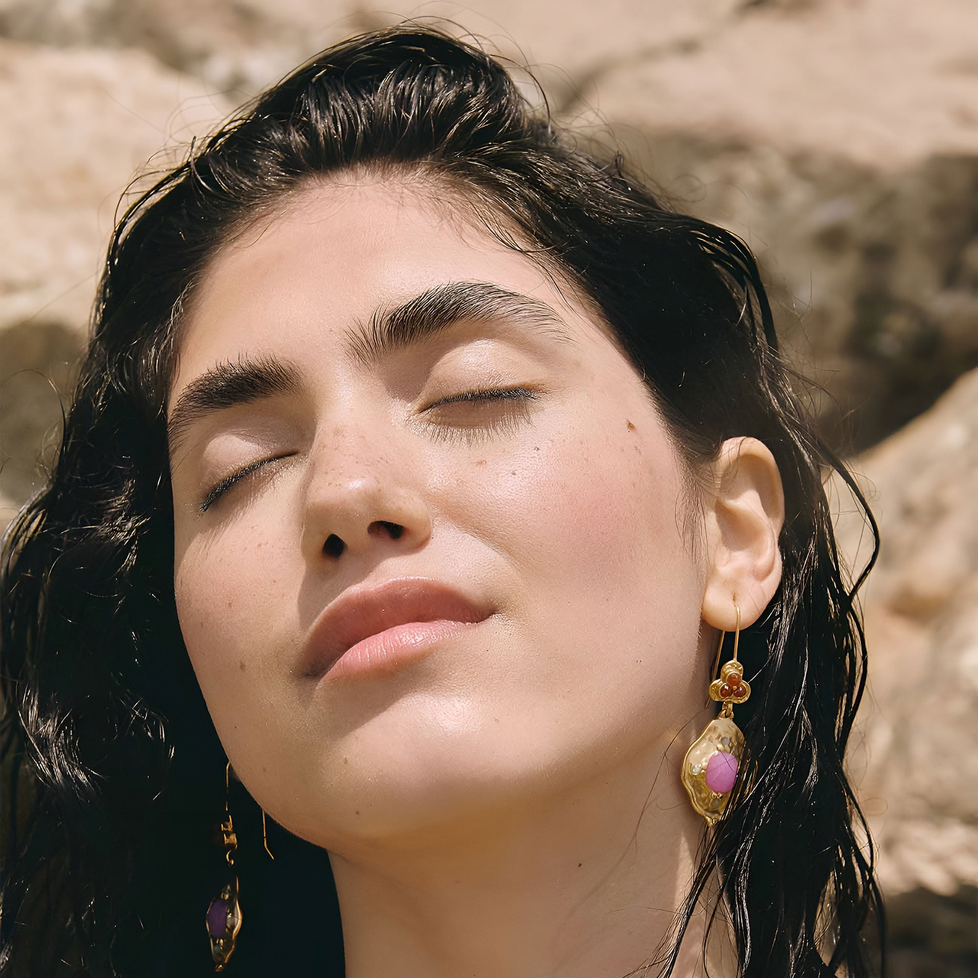 Alhaja Ohrringe Pitiusa Lila, vergoldet