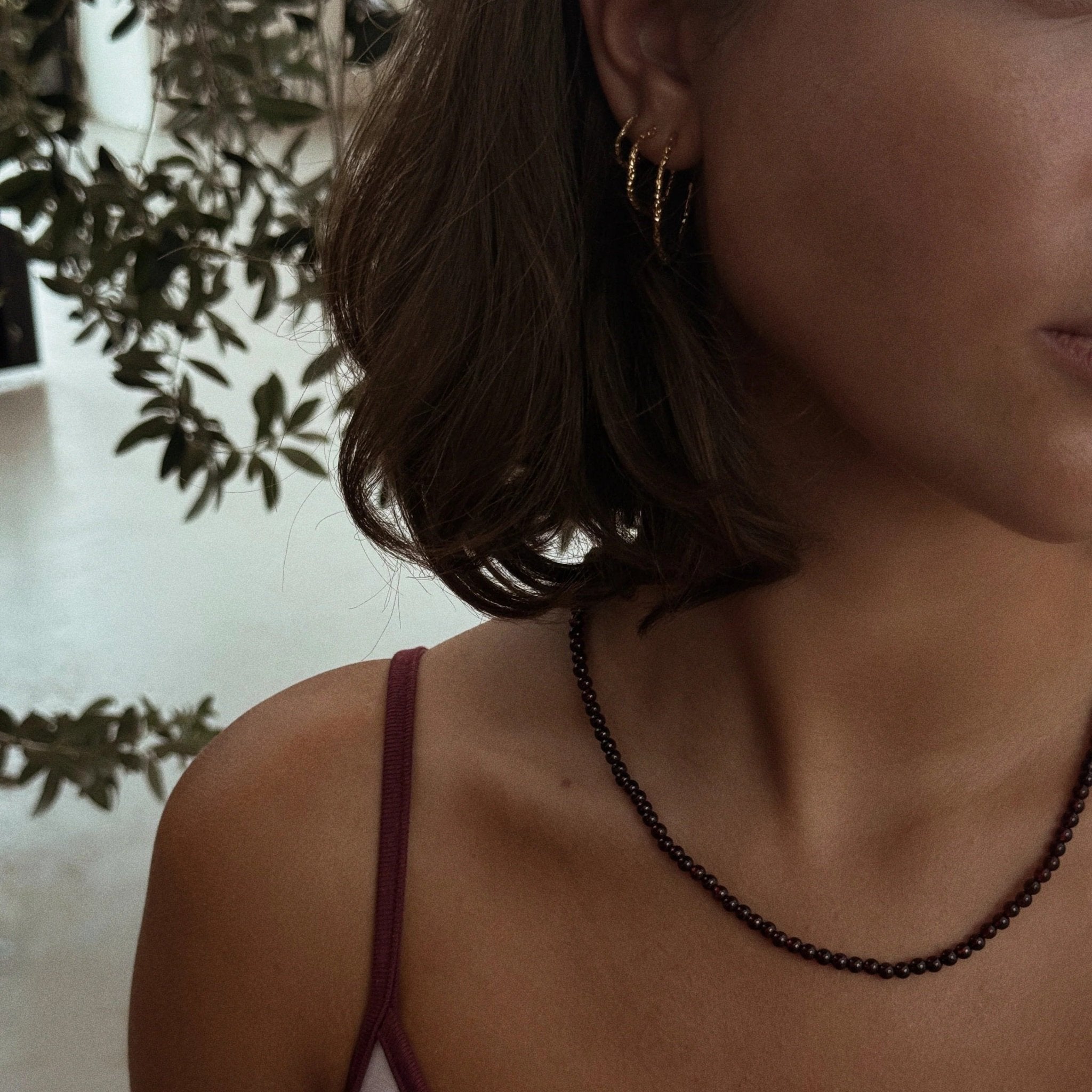 Jeberg Jewellery Kette Rouge Noir Granat, vergoldet