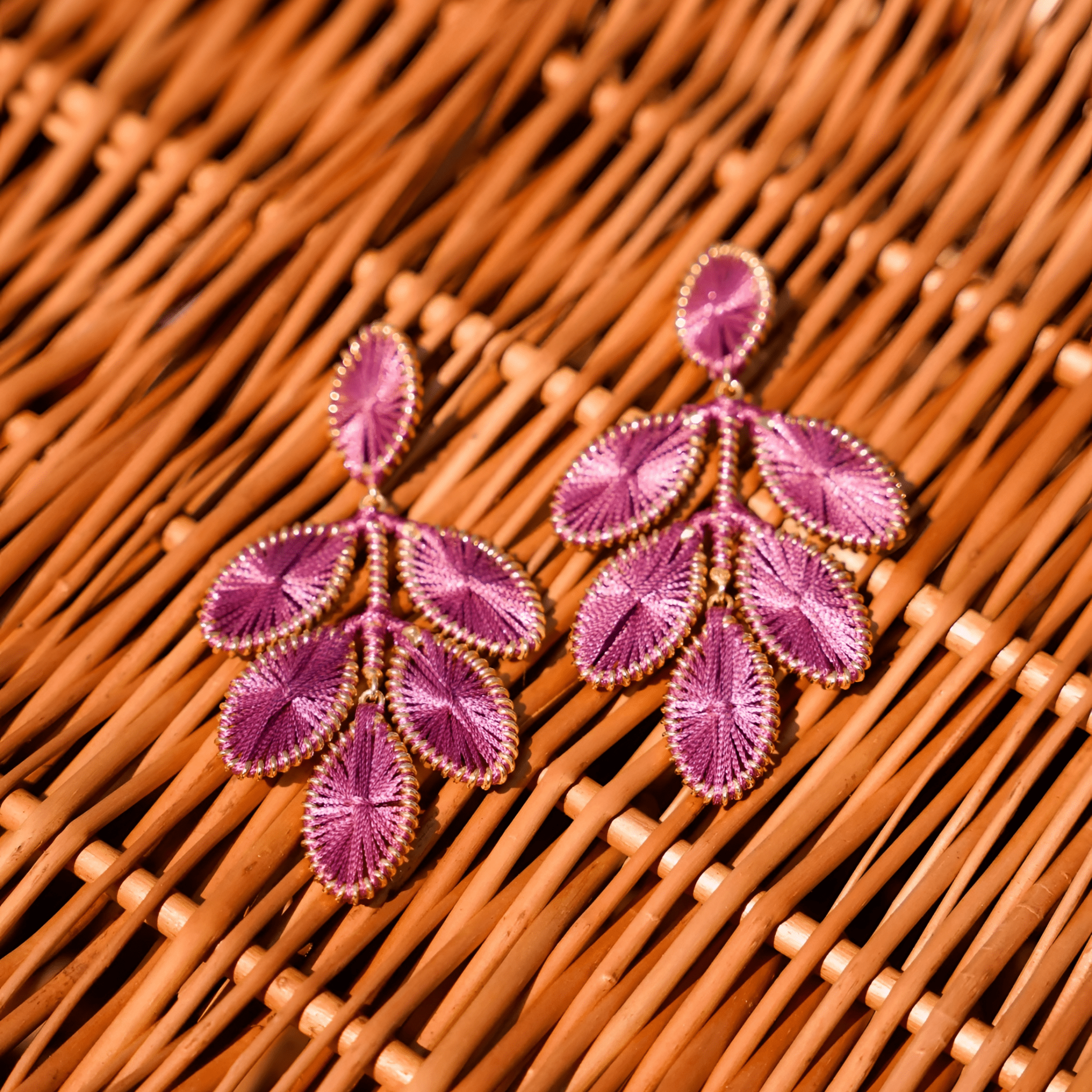 LOTT.gioielli Ohrringe Beatrice, Flower Leaf, dark fuchsia, L, vergoldet
