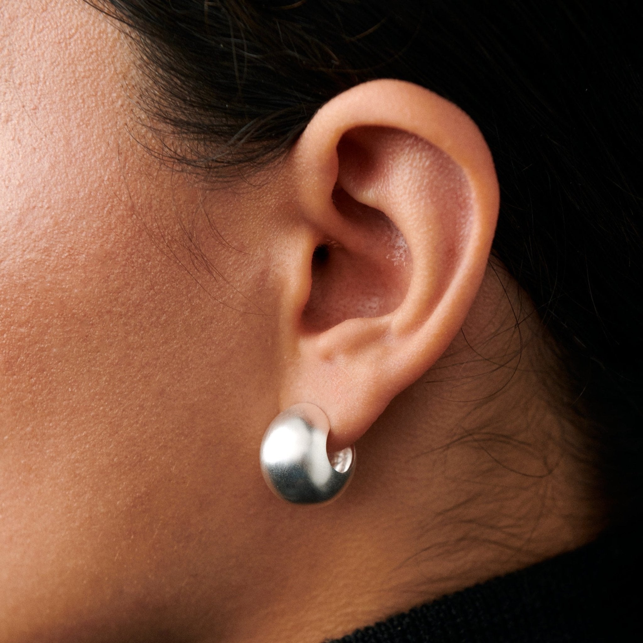 Pernille Corydon Ohrringe Echo Hoops, versilbert