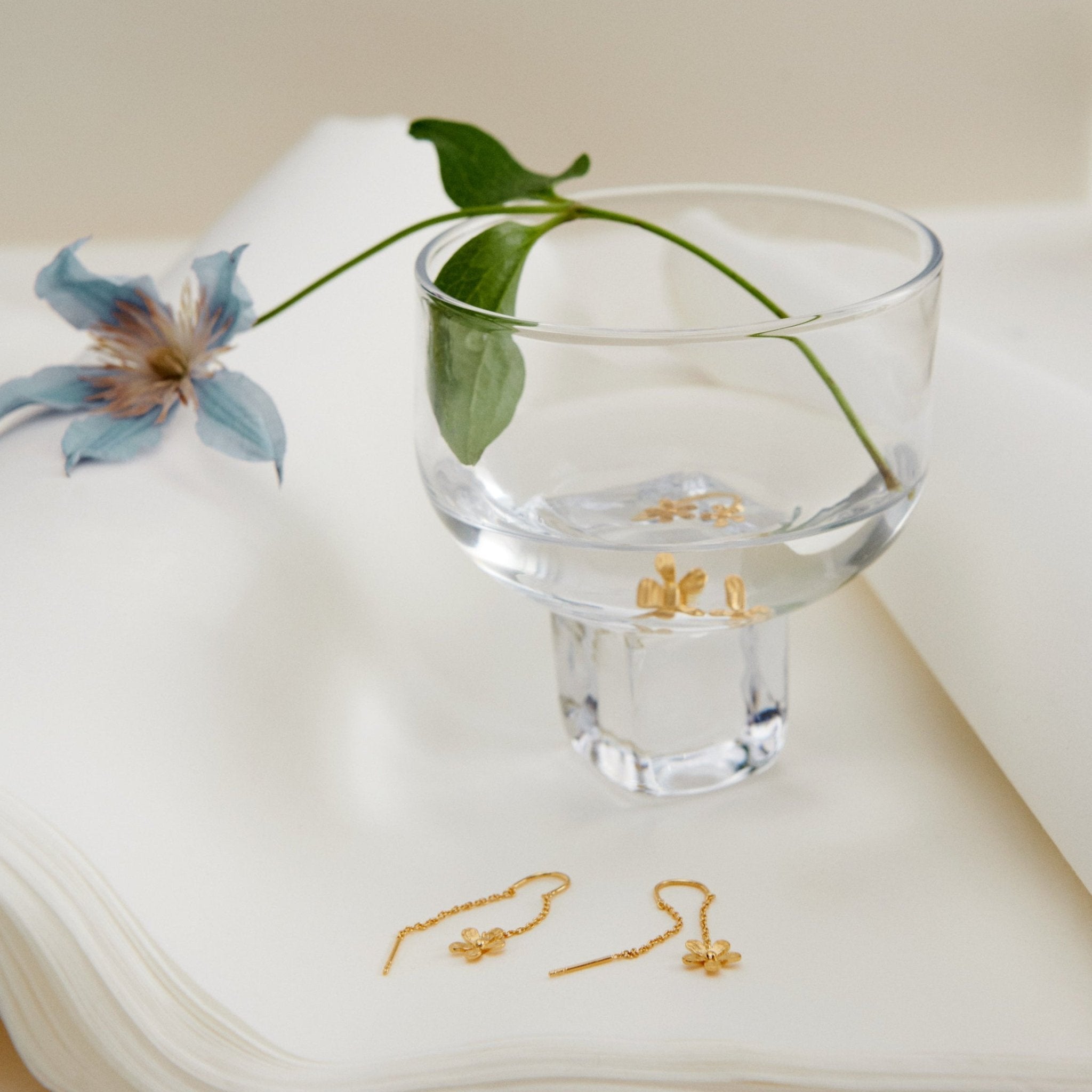 Pernille Corydon Ohrringe Wild Poppy Earchains, Silber