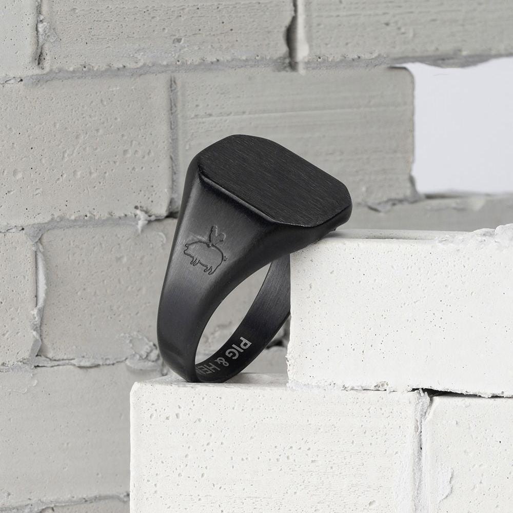 Pig & Hen Ring Signet Classic, Black