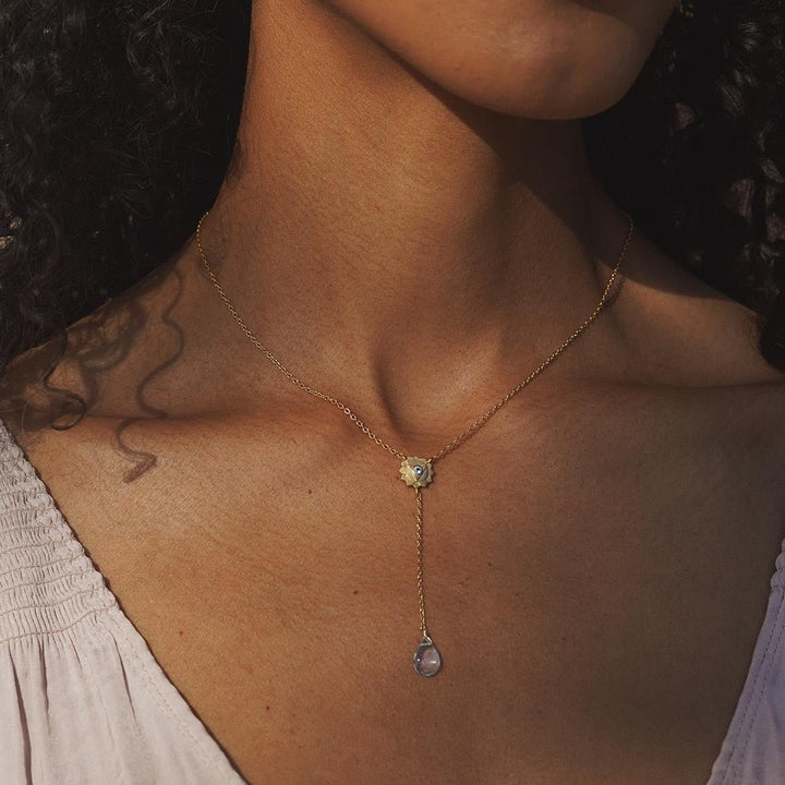 Satya Jewelry Kette Speak with Strength Chakra Lariat, vergoldet