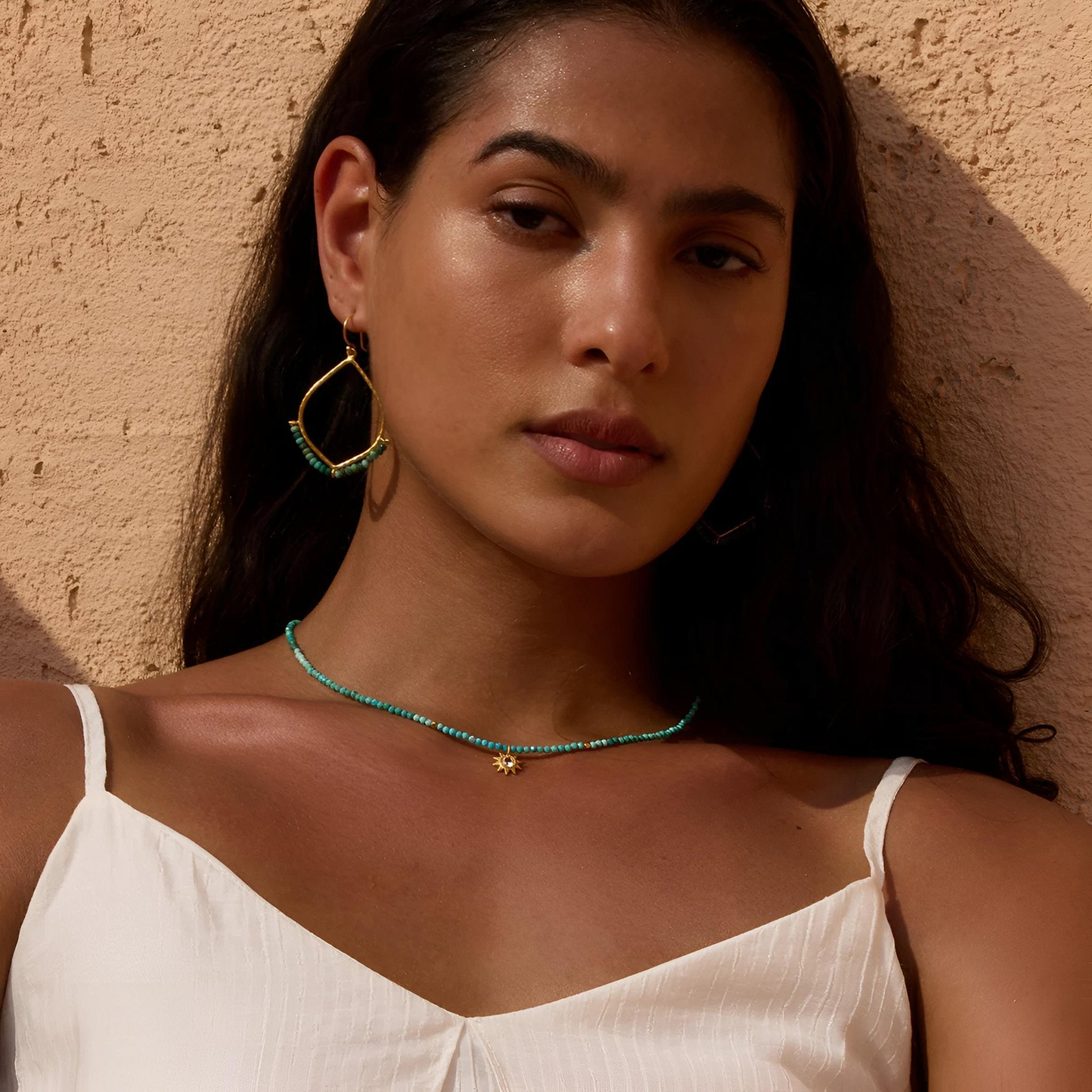 Satya Jewelry Kette Tranquil Dawn Turquoise Sun Choker, vergoldet