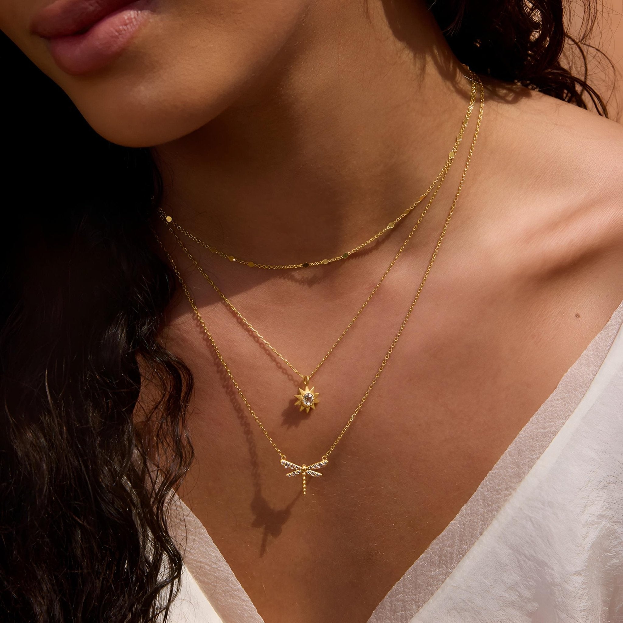 Satya Jewelry Kette Transforming Spirit White Topaz Dragonfly, vergoldet