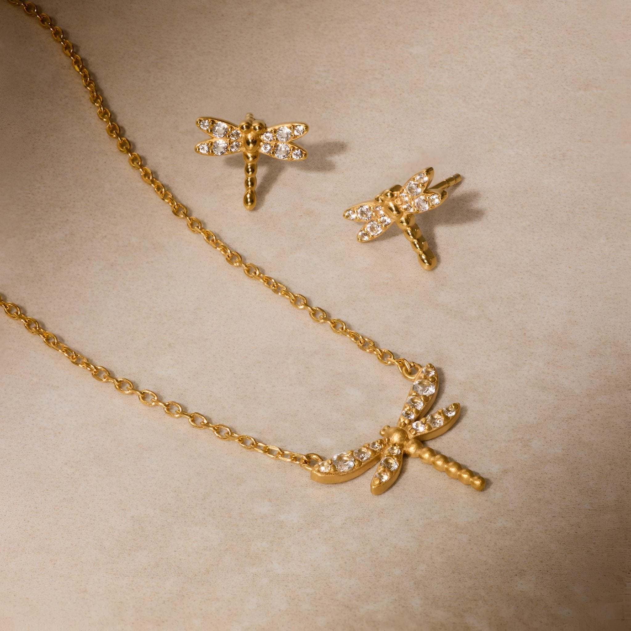 Satya Jewelry Kette Transforming Spirit White Topaz Dragonfly, vergoldet