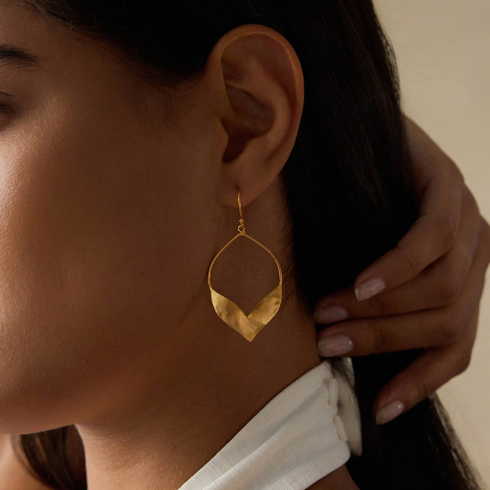 Satya Jewelry Ohrringe Fluttering Petals Gold, vergoldet
