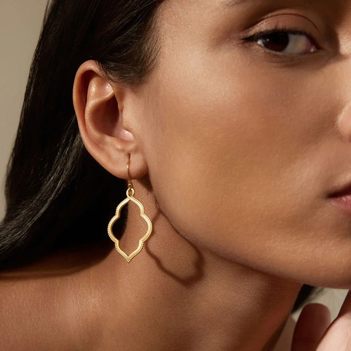 Satya Jewelry Ohrringe Full Bloom Lotus Petal, vergoldet