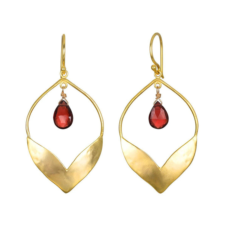 Satya Jewelry Ohrringe Infinite Possibilities Garnet Lotus, vergoldet