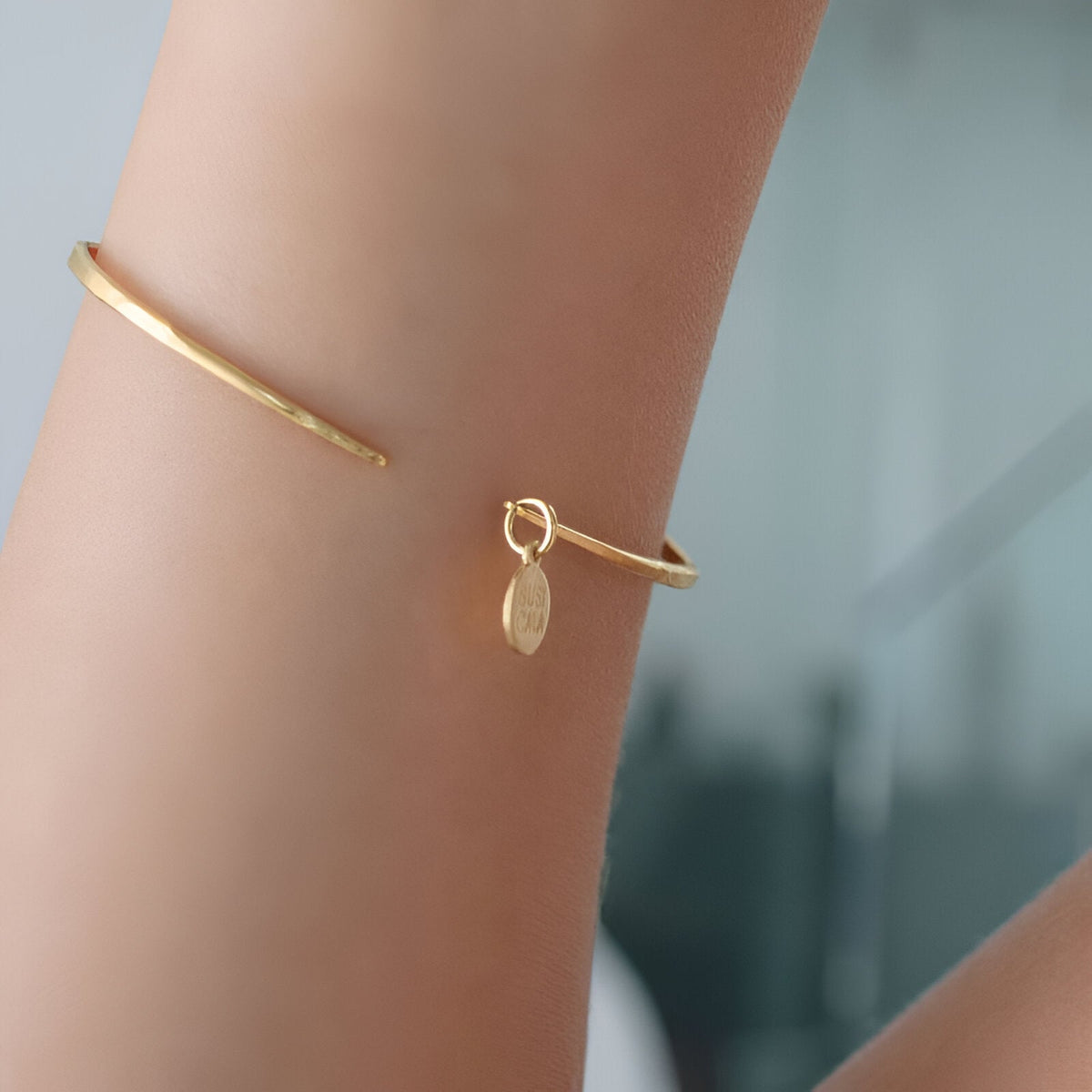 Susi Cala Armreif Kam Bangle, vergoldet