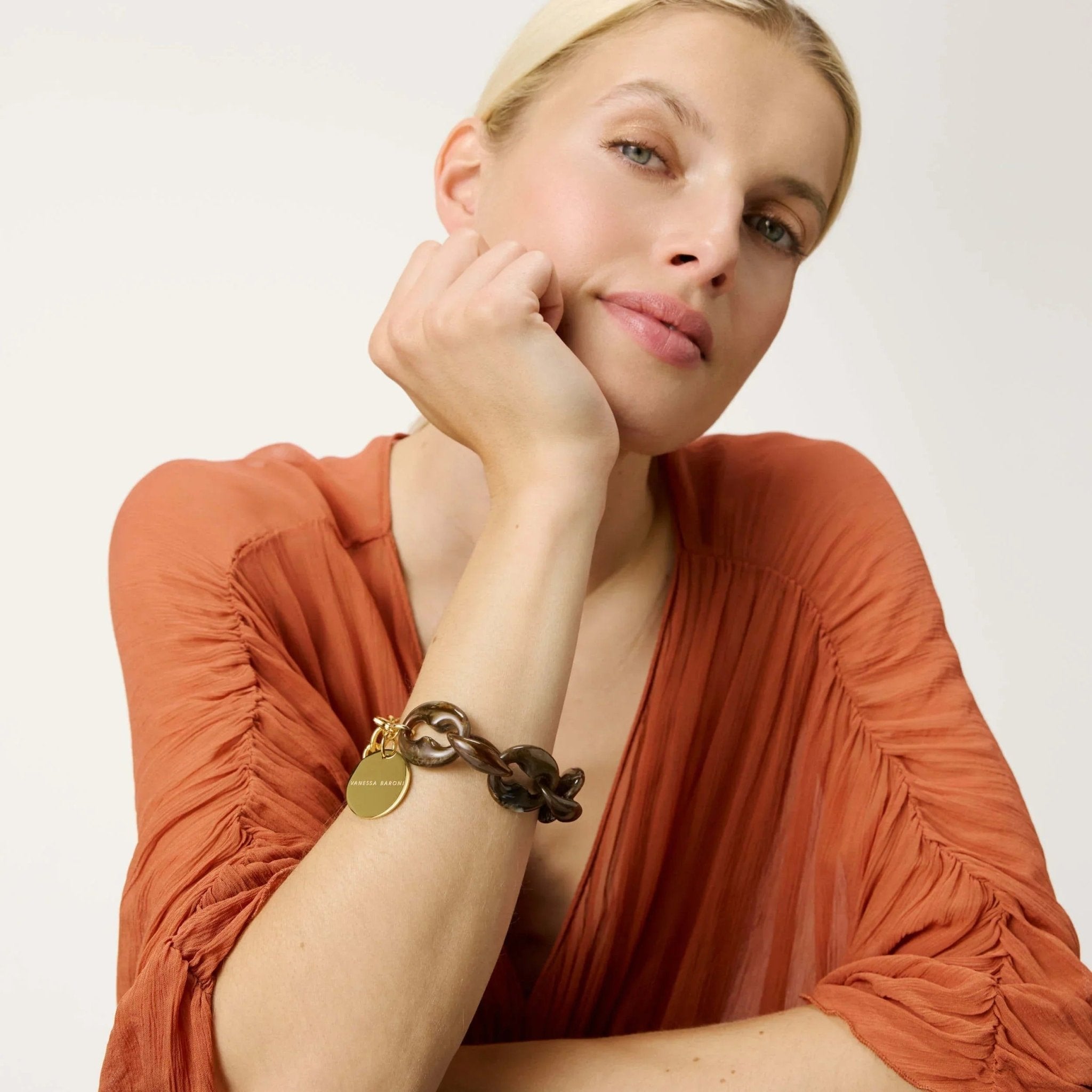 Vanessa Baroni Armband Small Turtle, dark brown marble, vergoldet