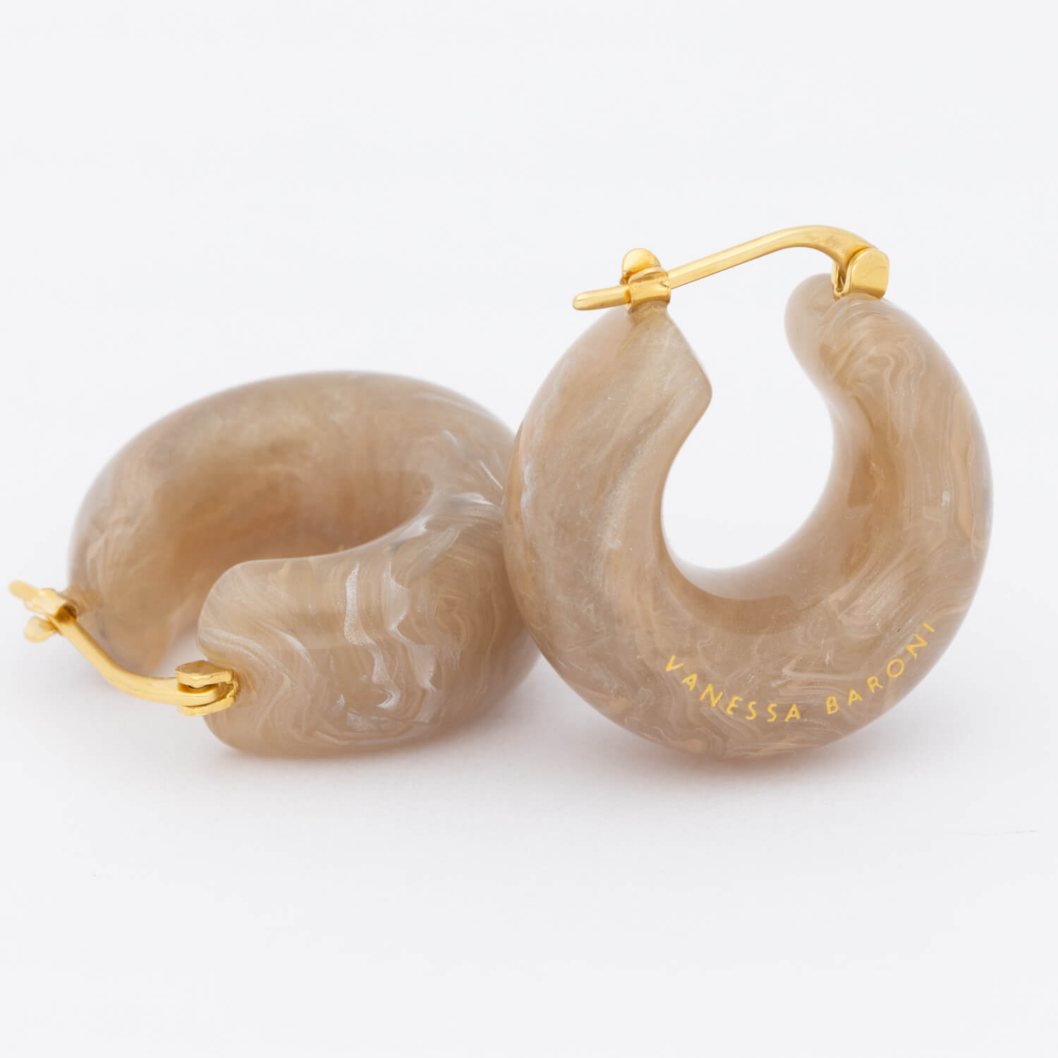 Vanessa Baroni Creolen Circlet, biancone marble, vergoldet