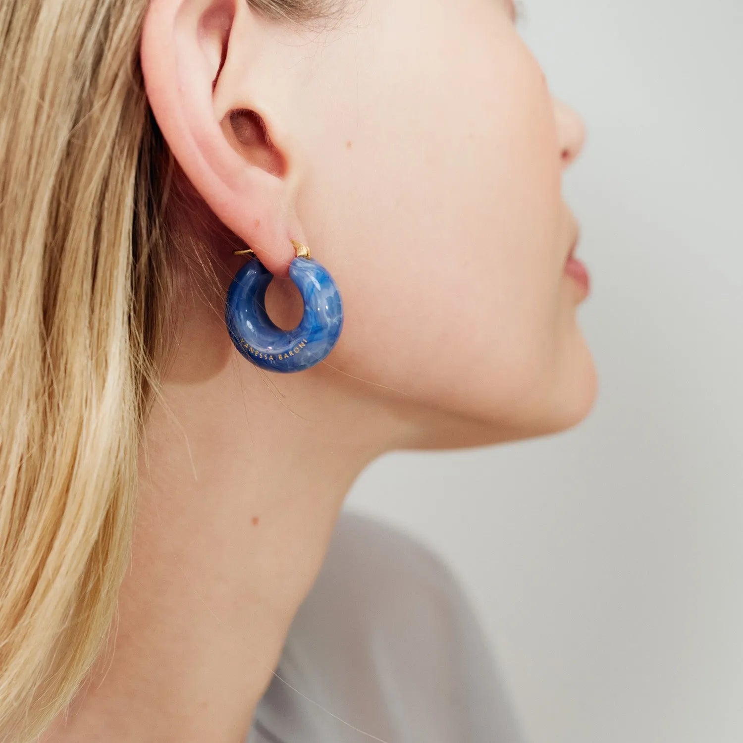 Vanessa Baroni Creolen Circlet, ocean blue, vergoldet