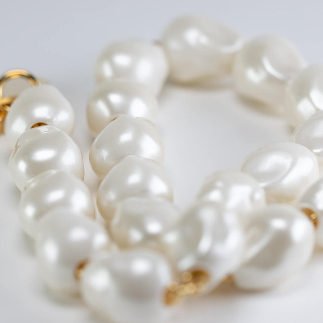 Vanessa Baroni Kette Organic Pearl Short, pearl, vergoldet