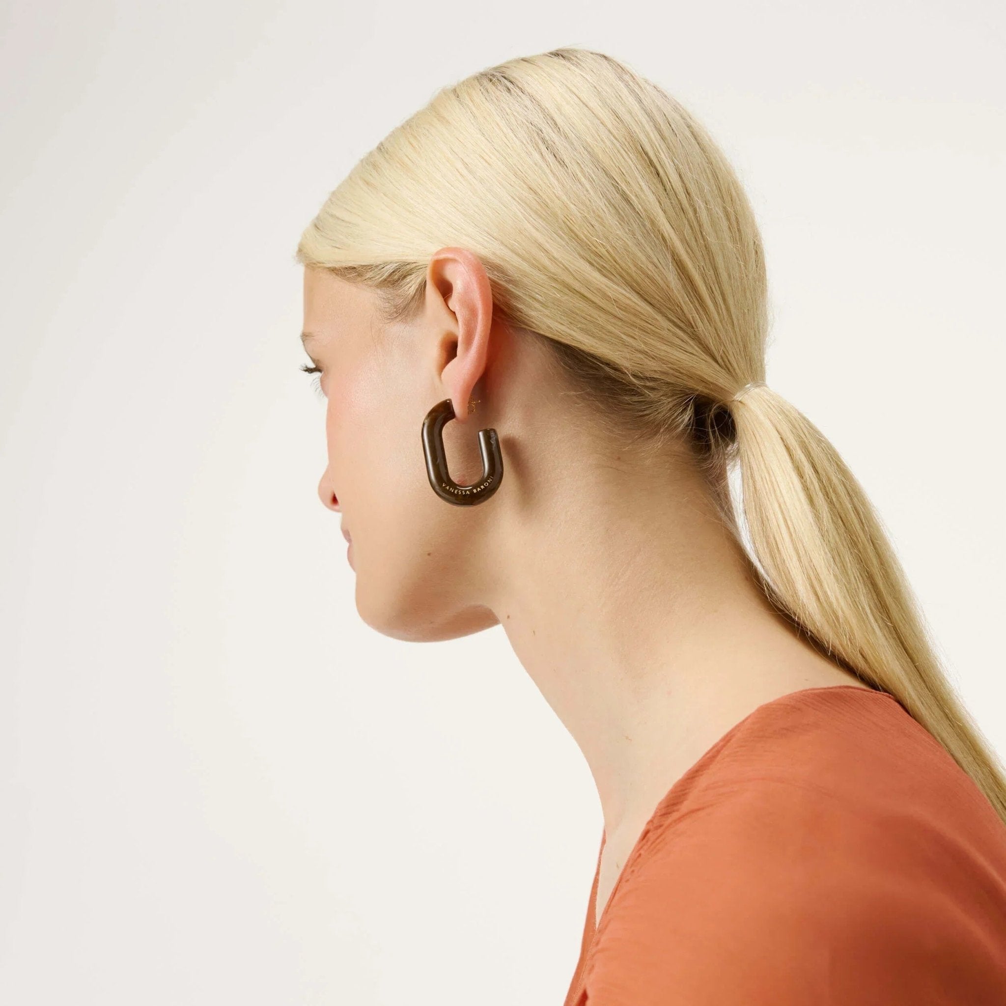 Vanessa Baroni Ohrringe New Oval, dark brown marble, vergoldet