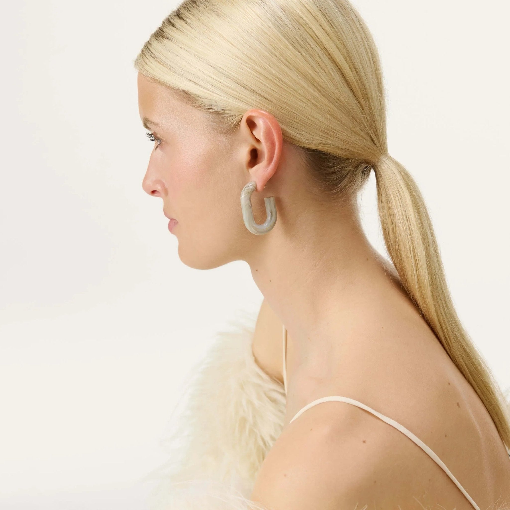 Vanessa Baroni Ohrringe New Oval, snow green marble, vergoldet