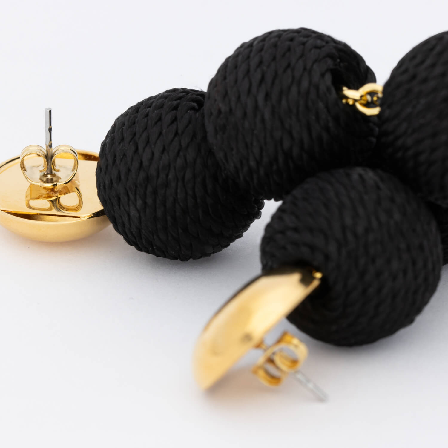 Vanessa Baroni Ohrringe Wrapped Small Beads, black, vergoldet