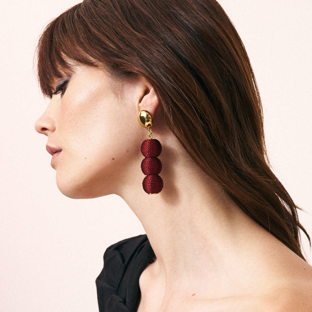 Vanessa Baroni Ohrringe Wrapped Small Beads, bordeaux, vergoldet
